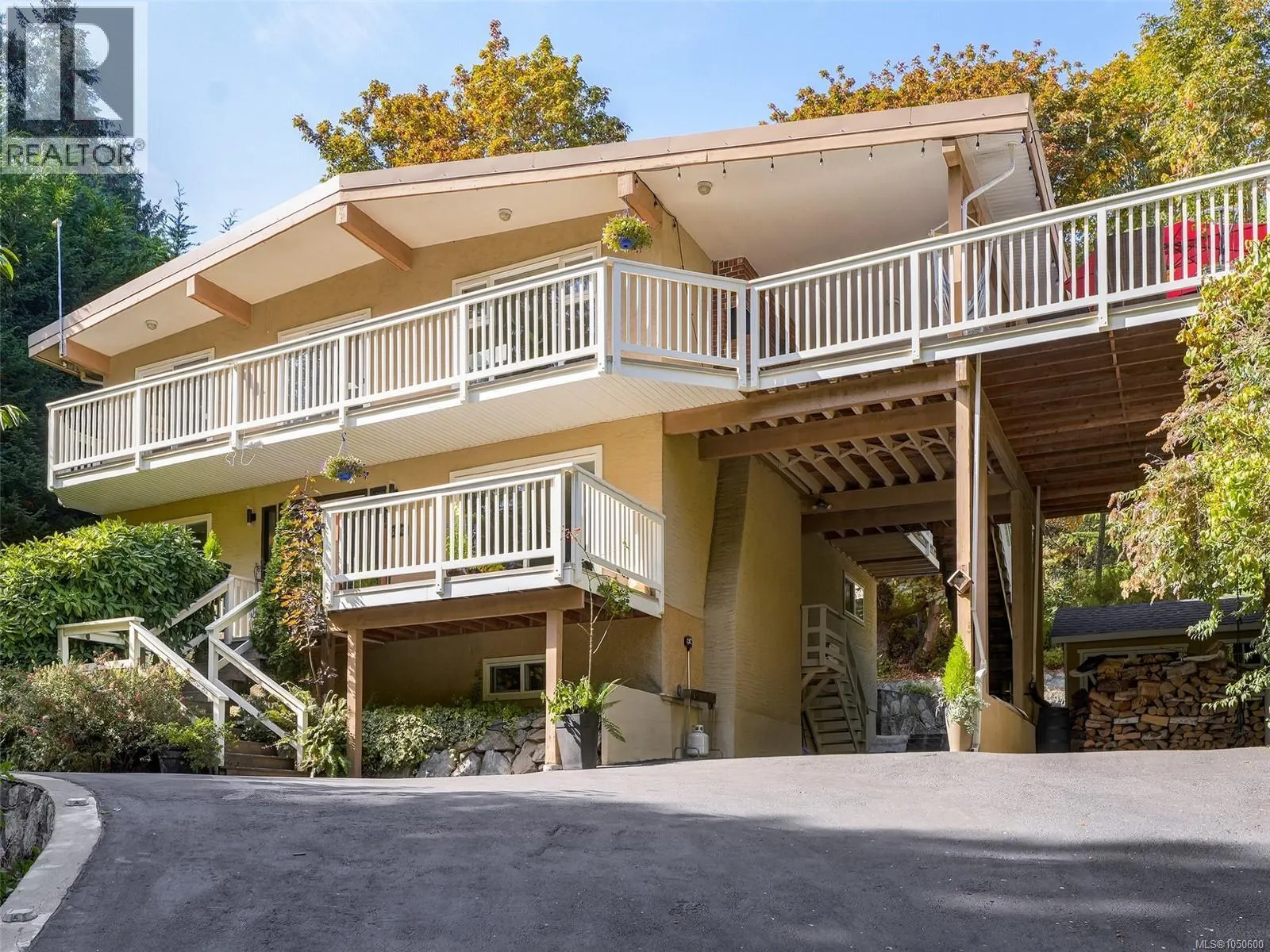 5190 Lochside Dr