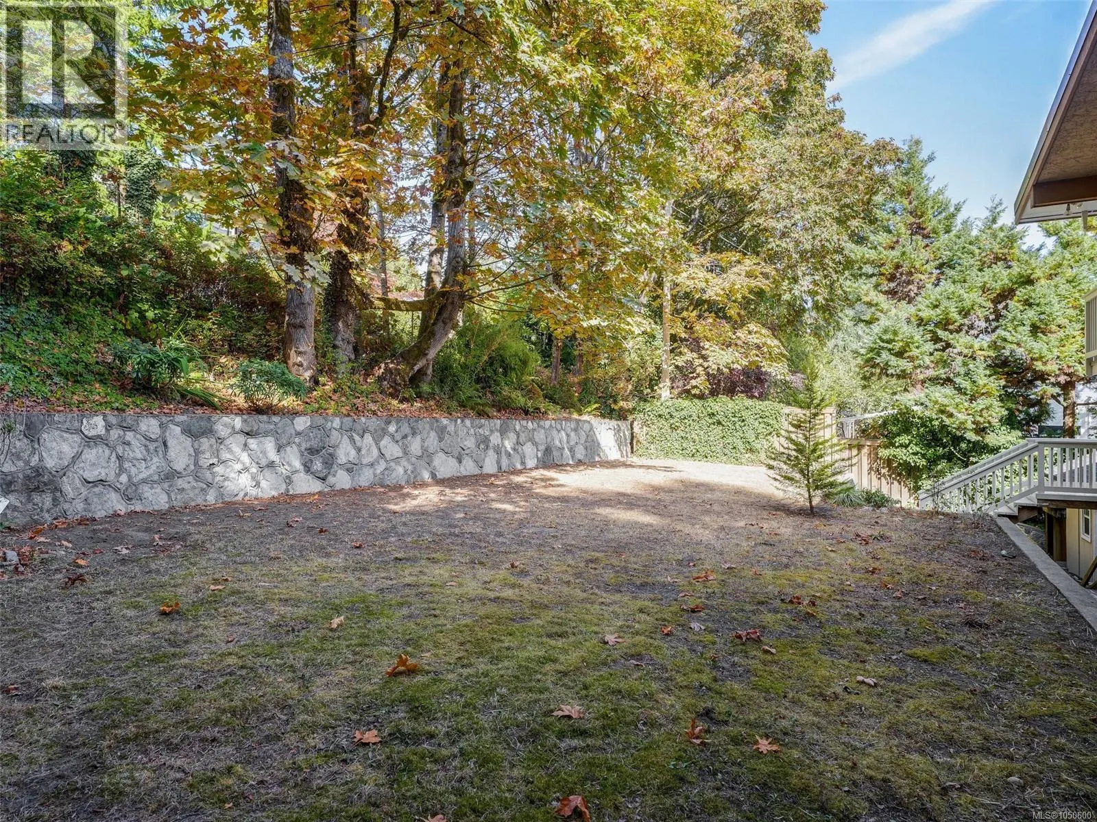 5190 Lochside Dr