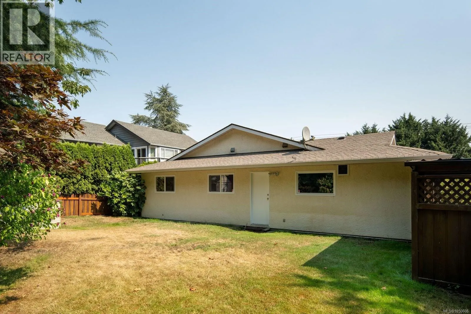 7436 East Saanich Rd
