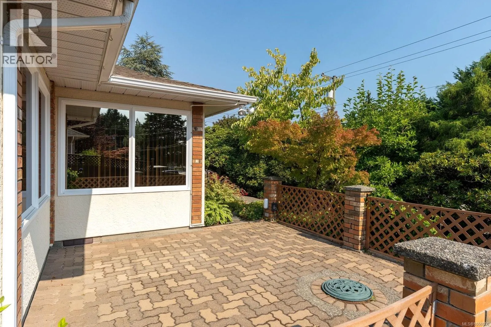 7436 East Saanich Rd