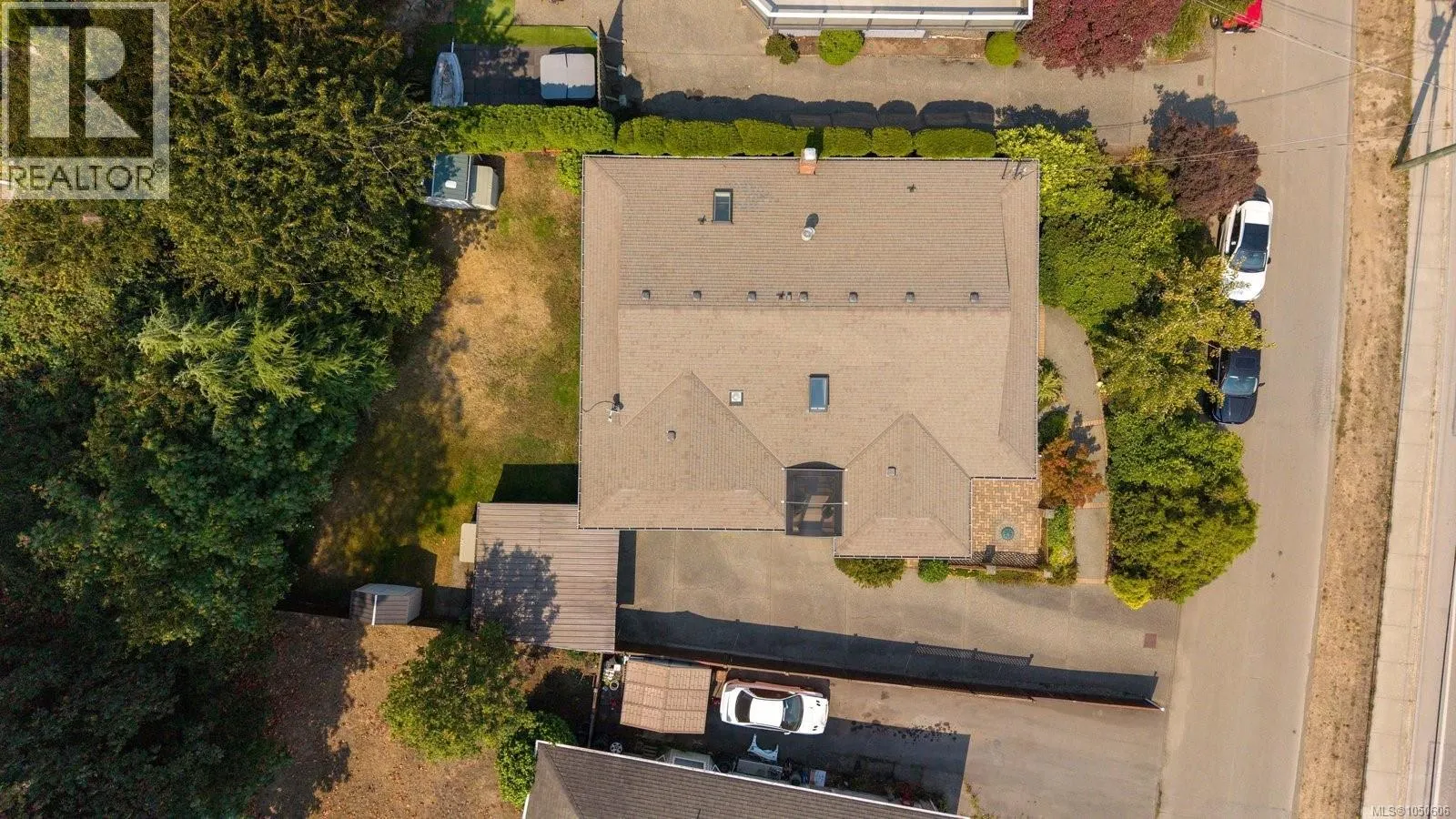 7436 East Saanich Rd