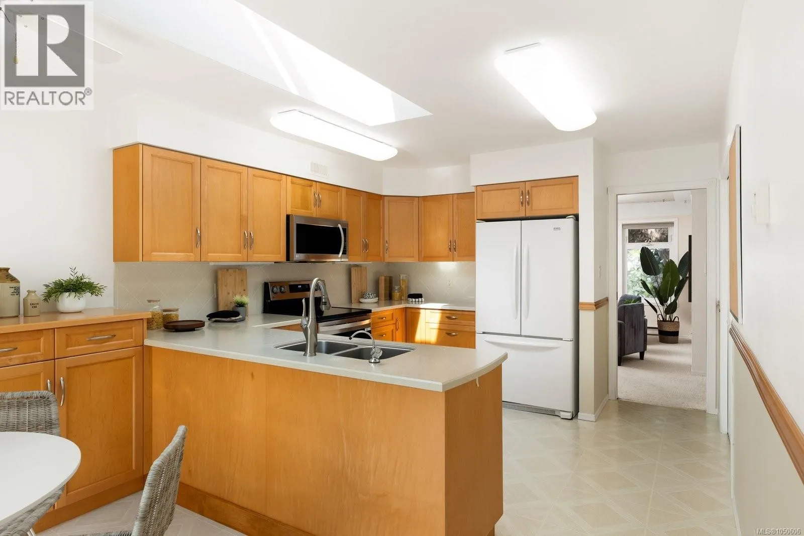 7436 East Saanich Rd