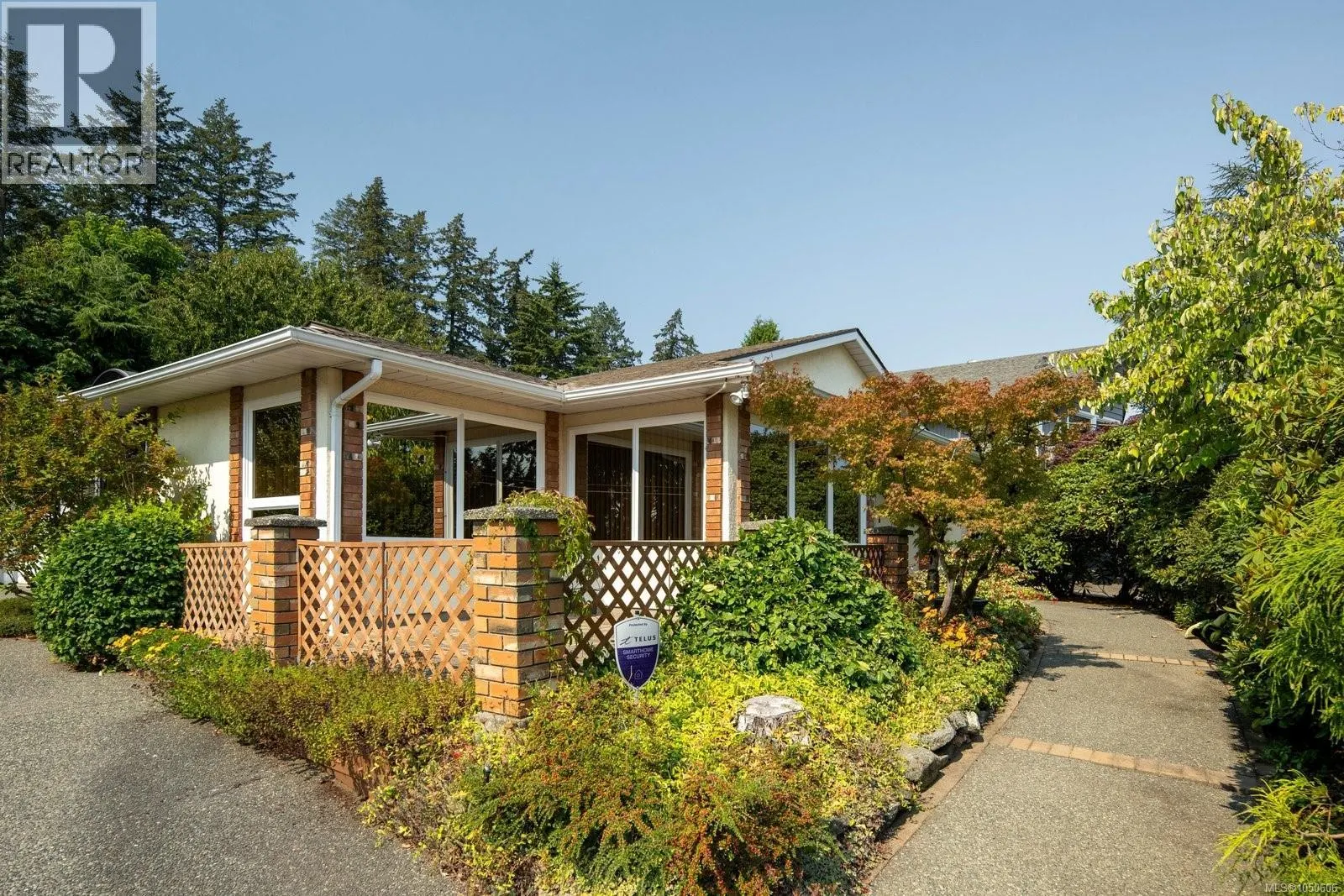 7436 East Saanich Rd