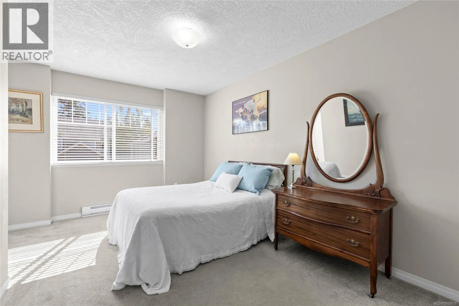 4 Newstead Cres