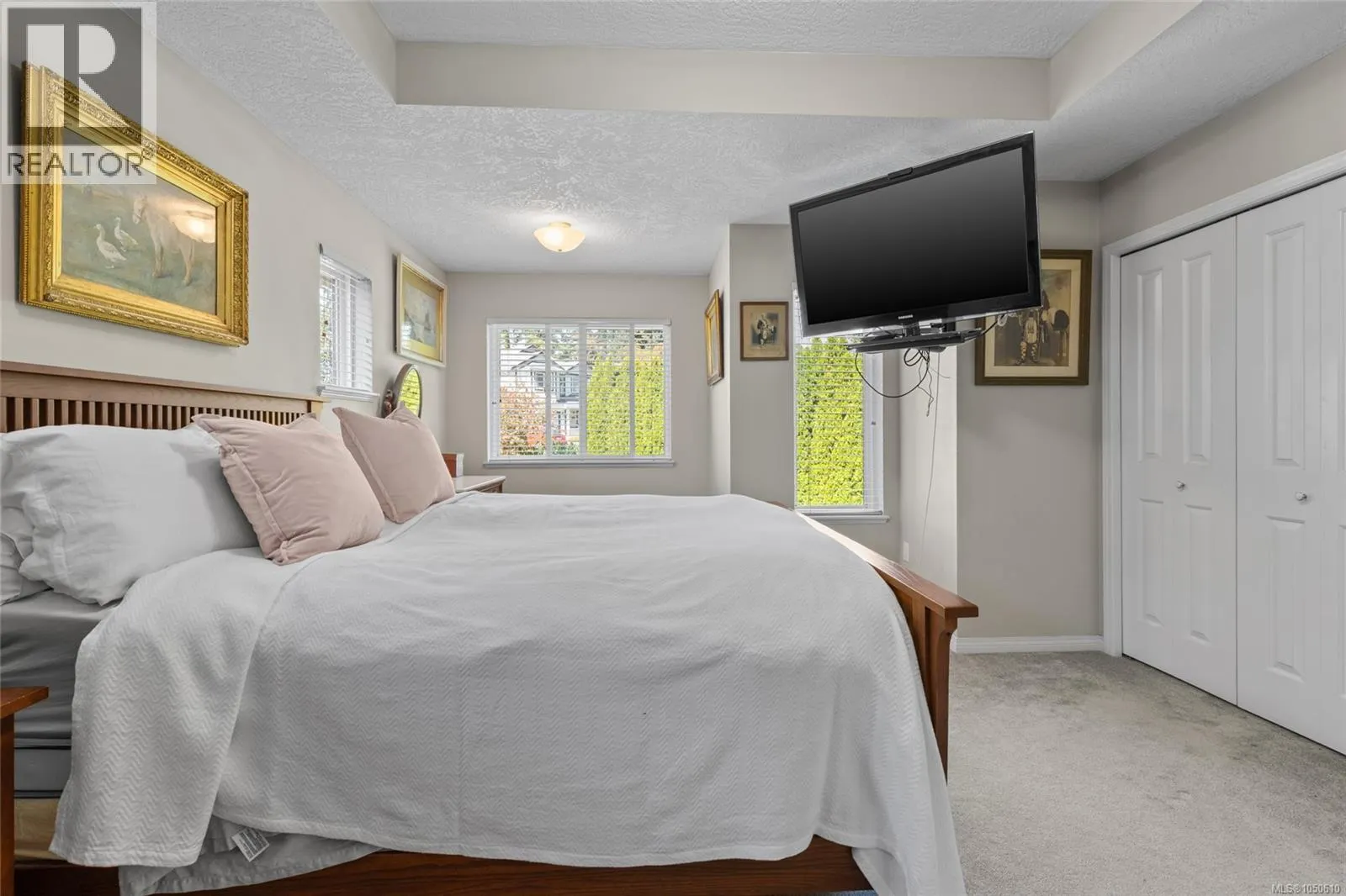 4 Newstead Cres