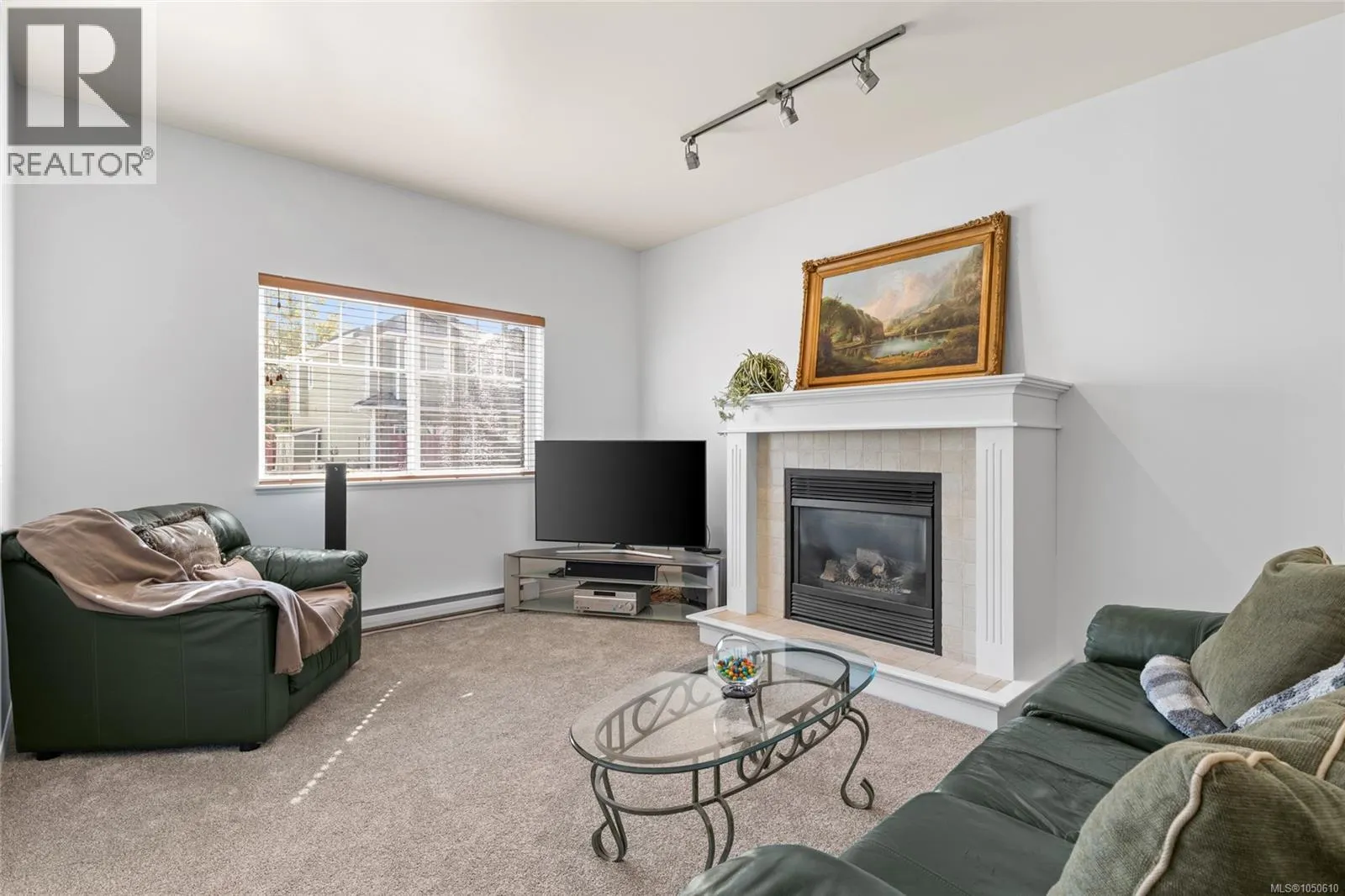 4 Newstead Cres