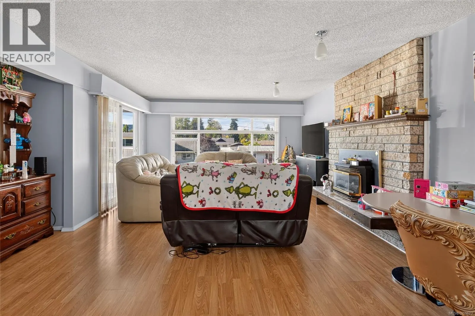 3121 11th Ave