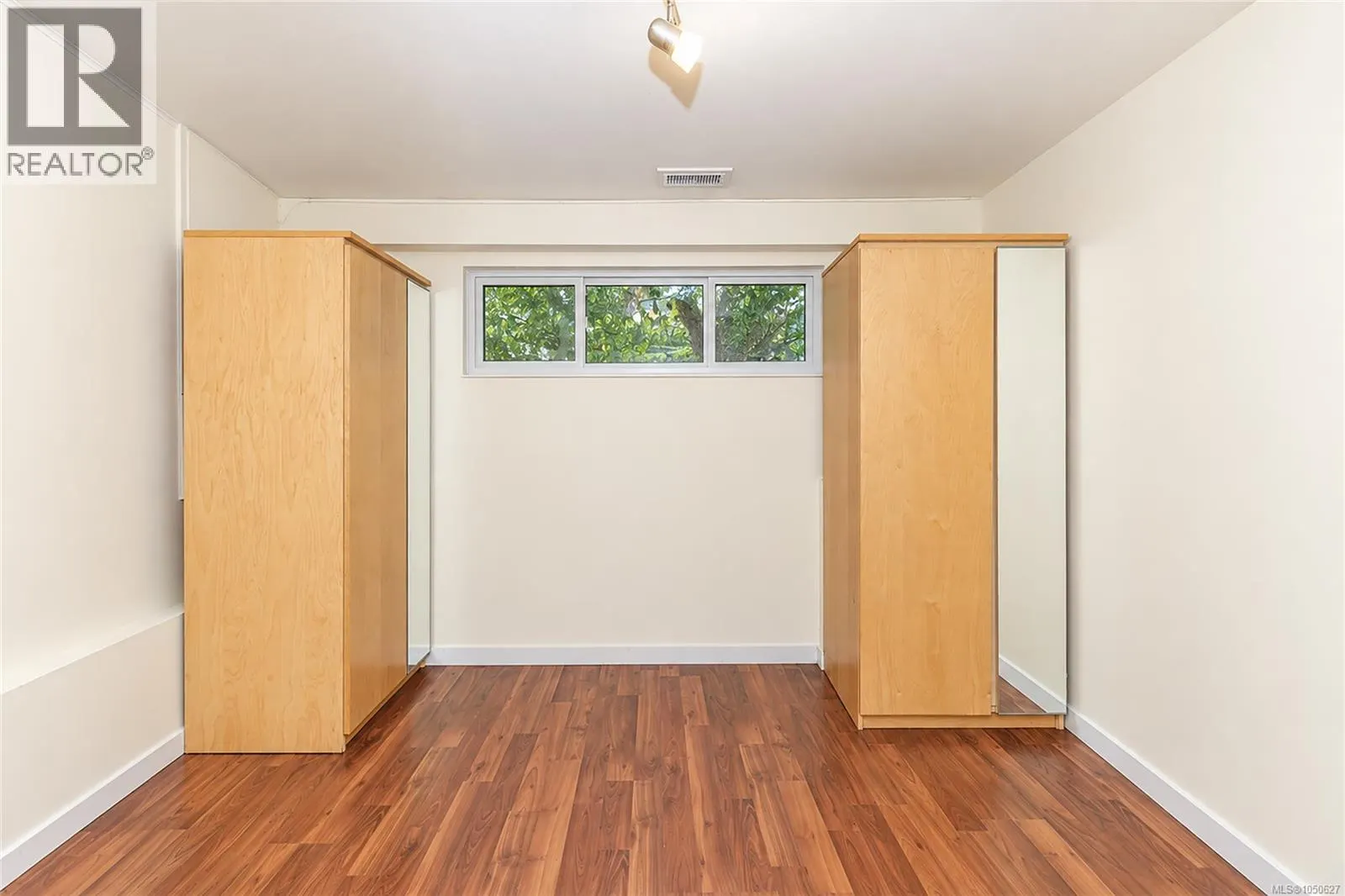 1711 Christmas Ave
