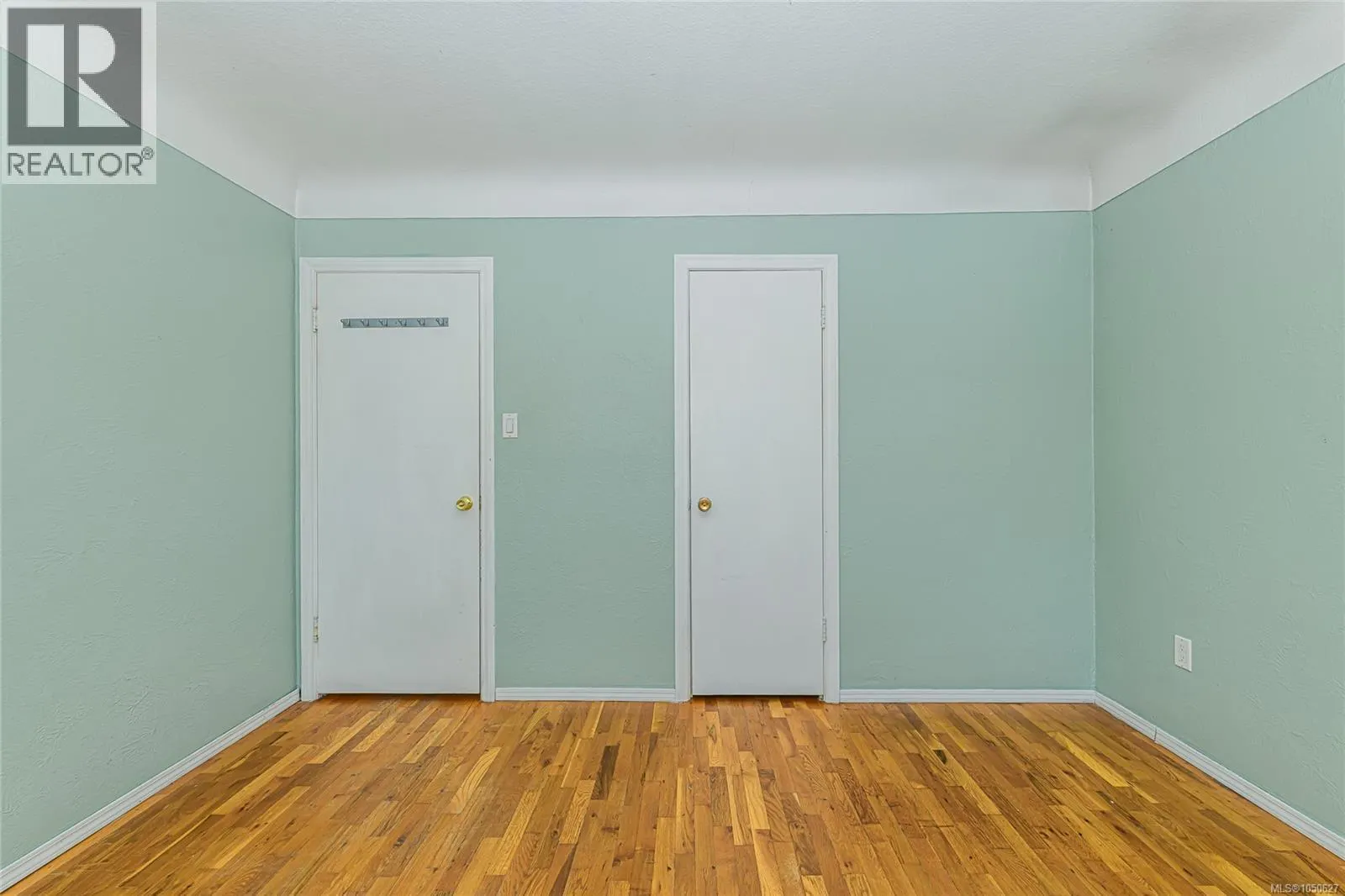 1711 Christmas Ave