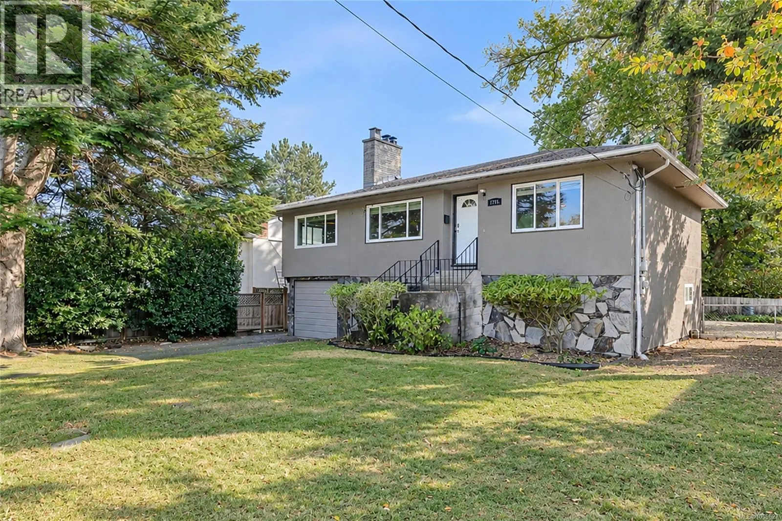 1711 Christmas Ave