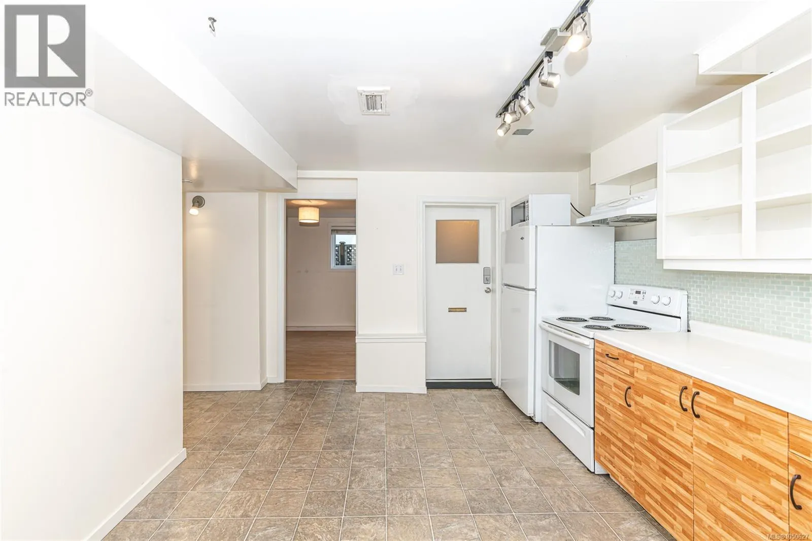 1711 Christmas Ave
