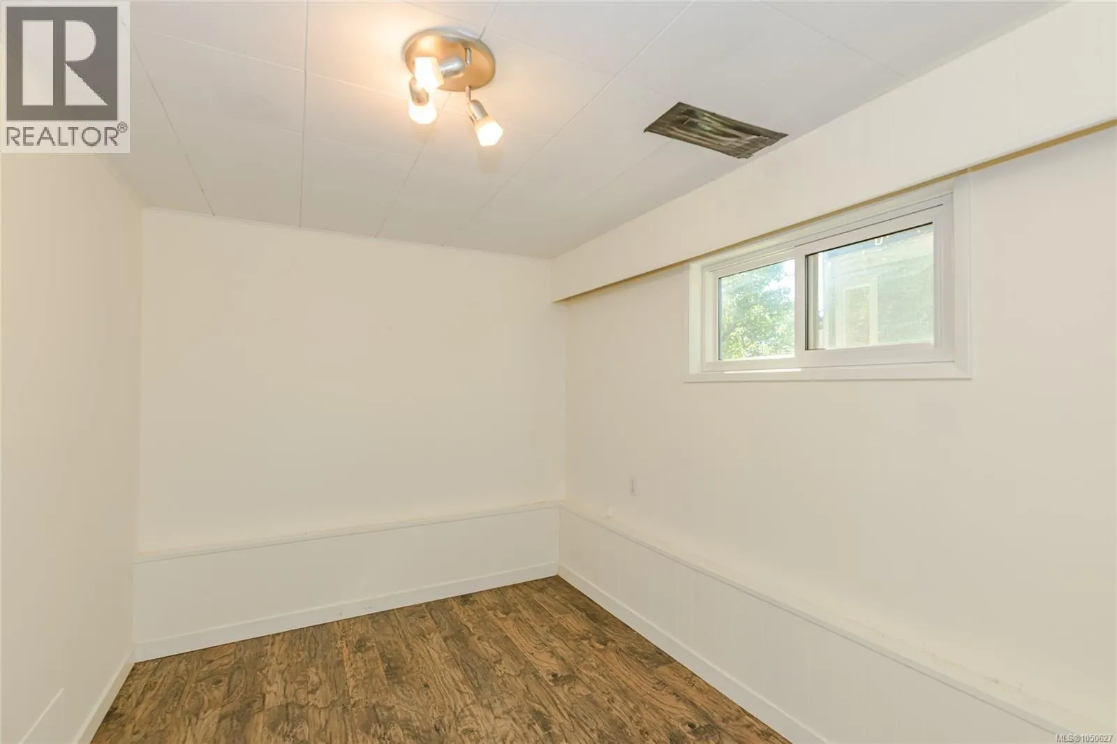 1711 Christmas Ave