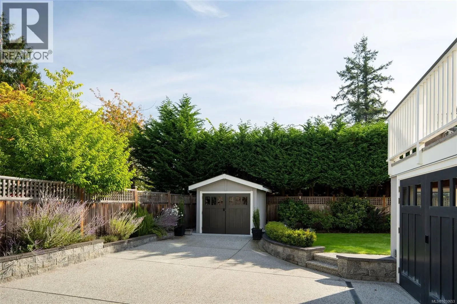 1033 Monterey Ave