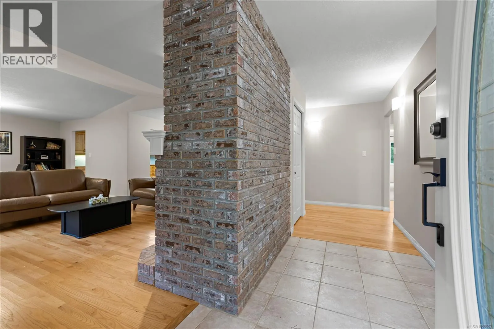 1730 Sangster Cres
