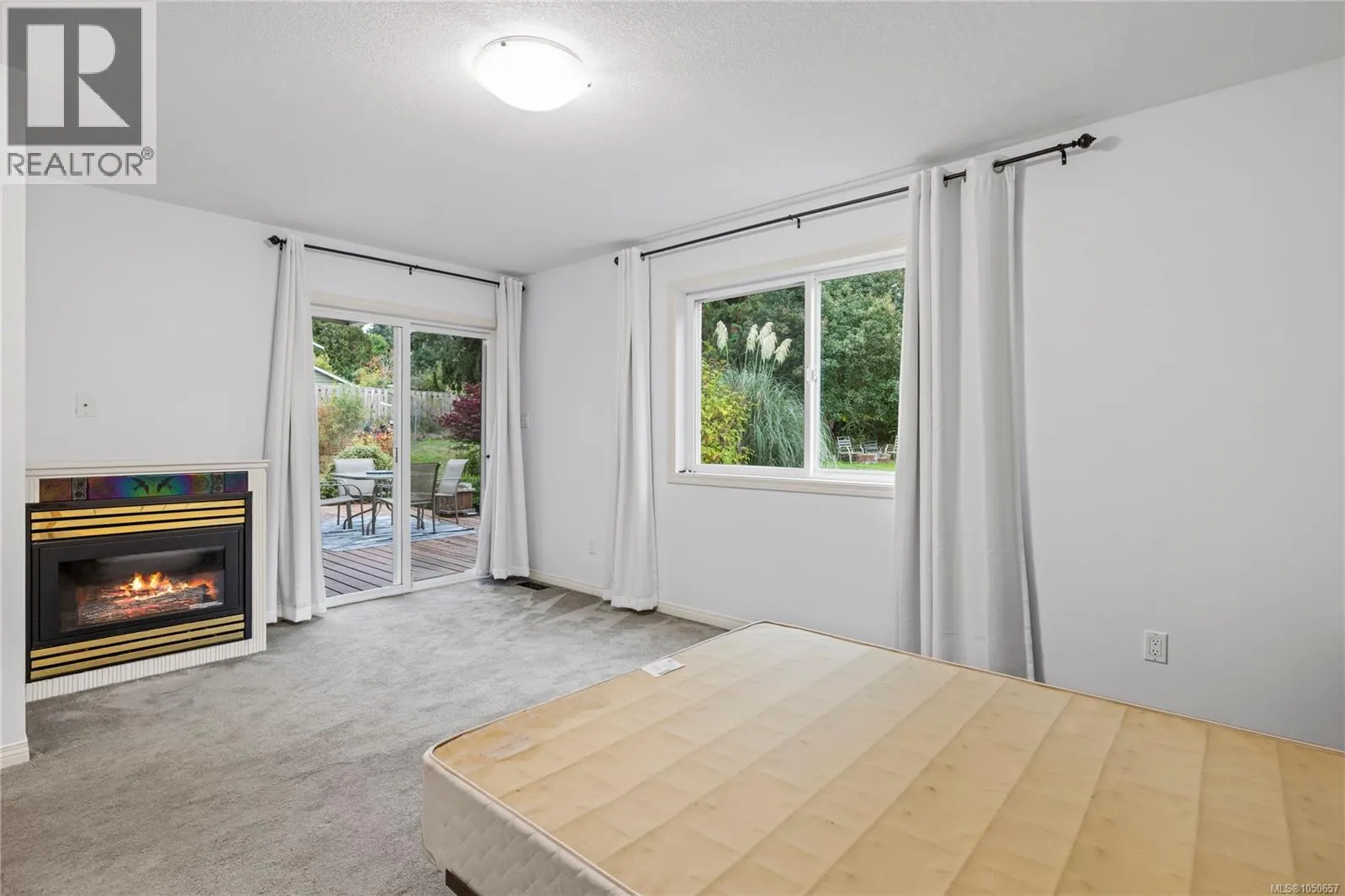1730 Sangster Cres