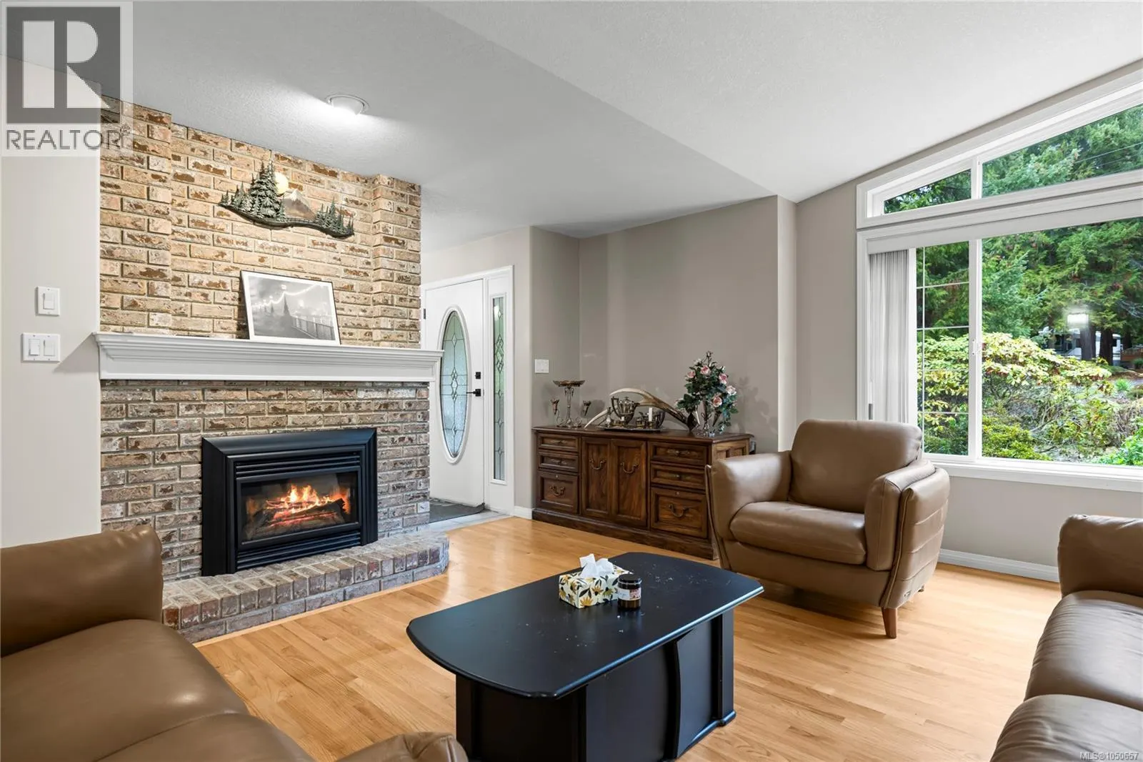 1730 Sangster Cres