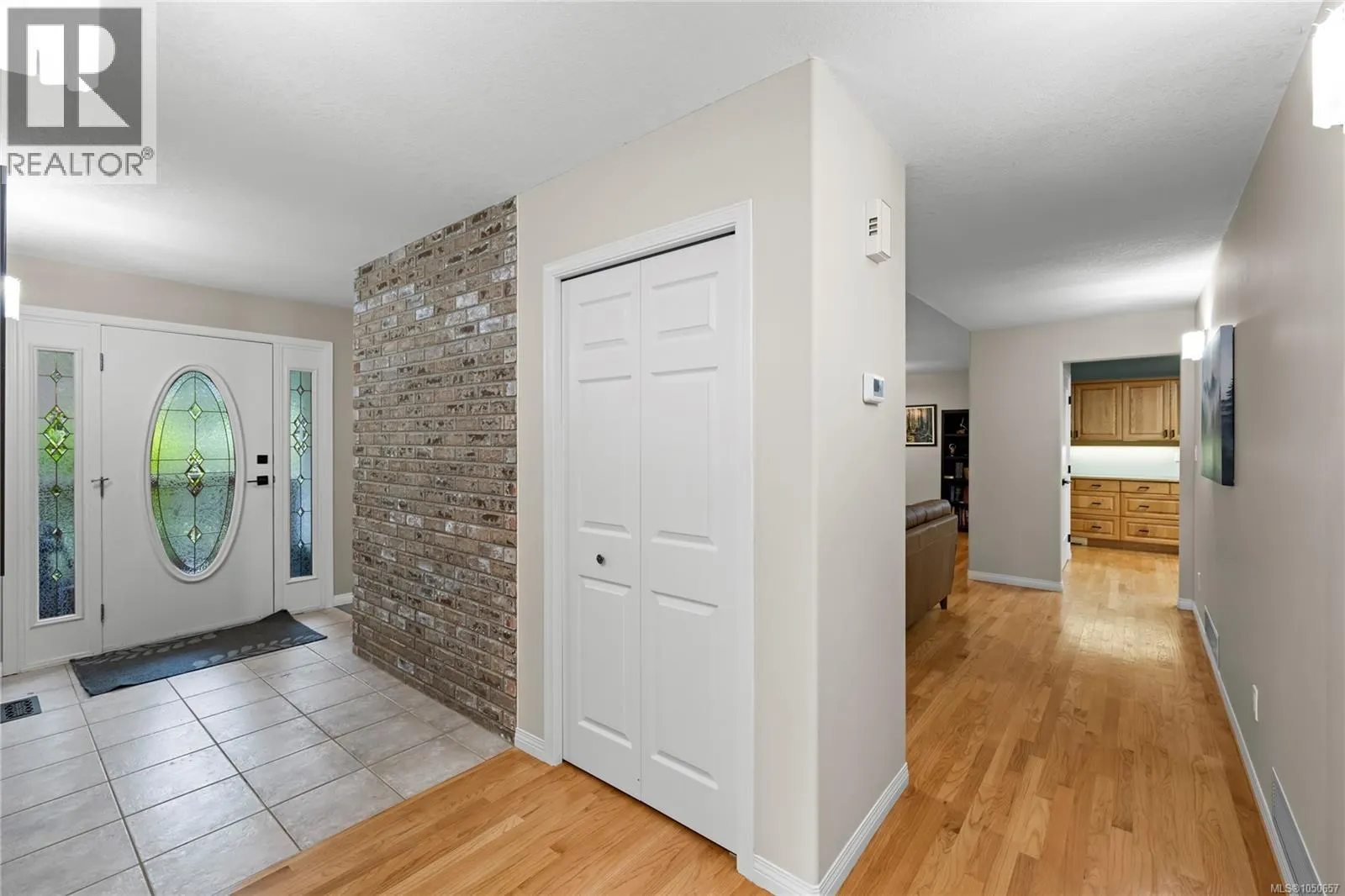 1730 Sangster Cres