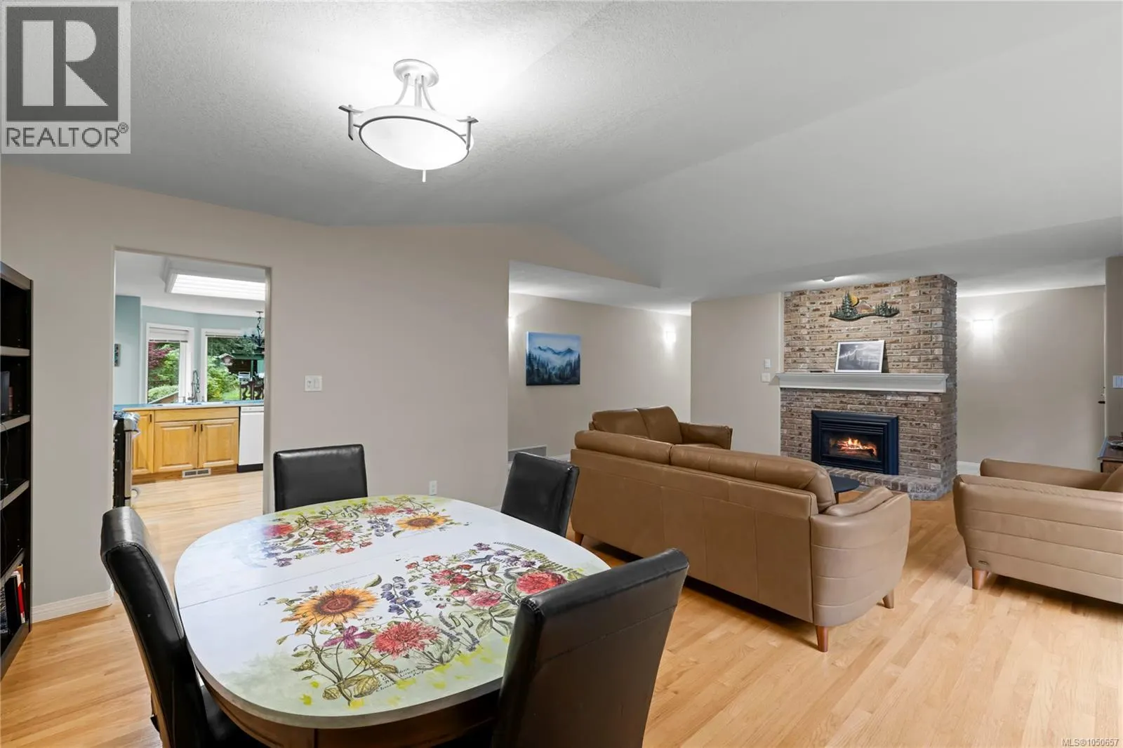 1730 Sangster Cres