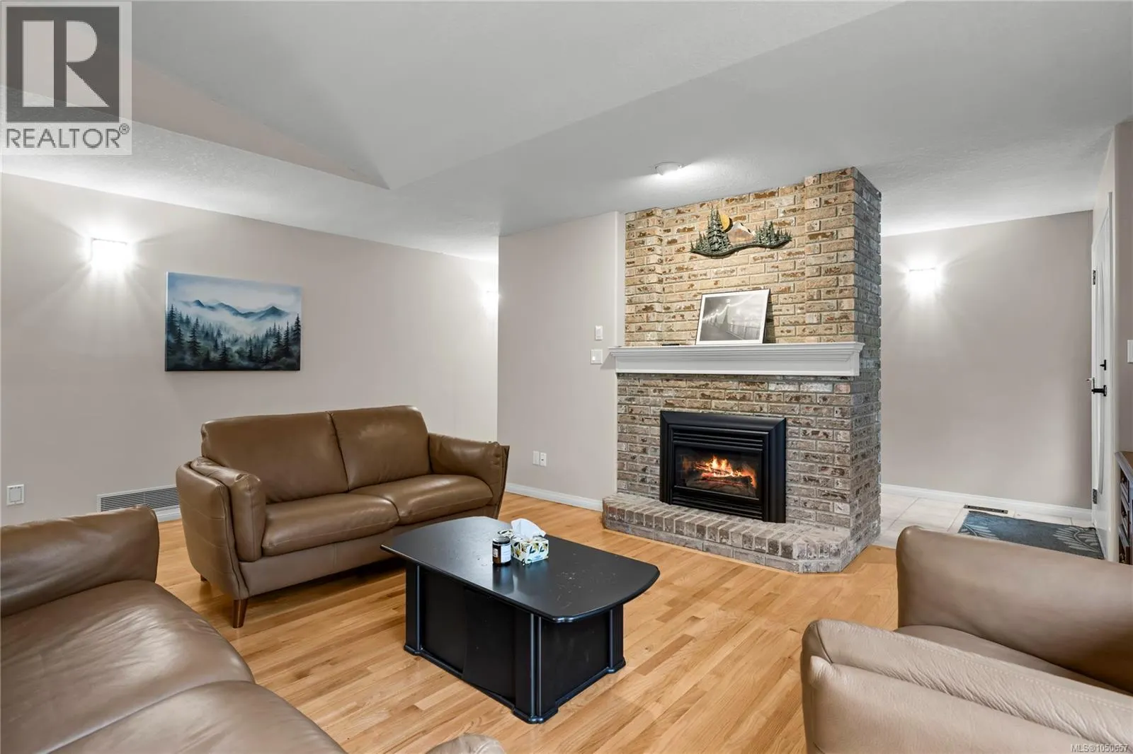 1730 Sangster Cres