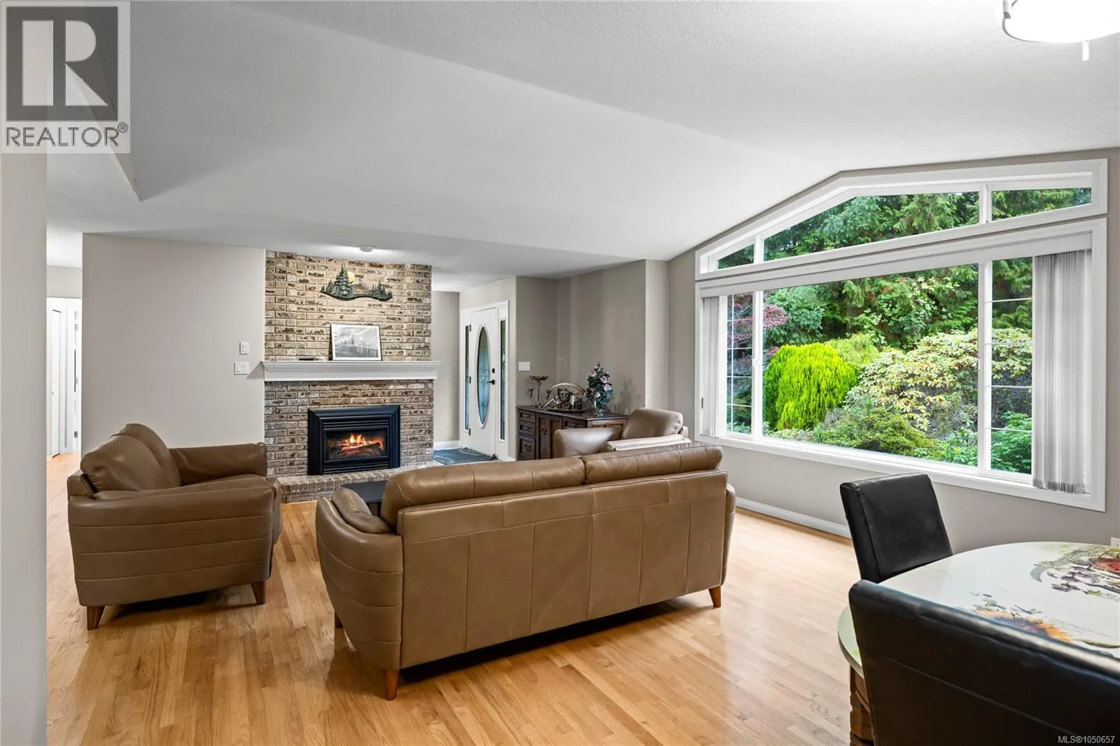 1730 Sangster Cres
