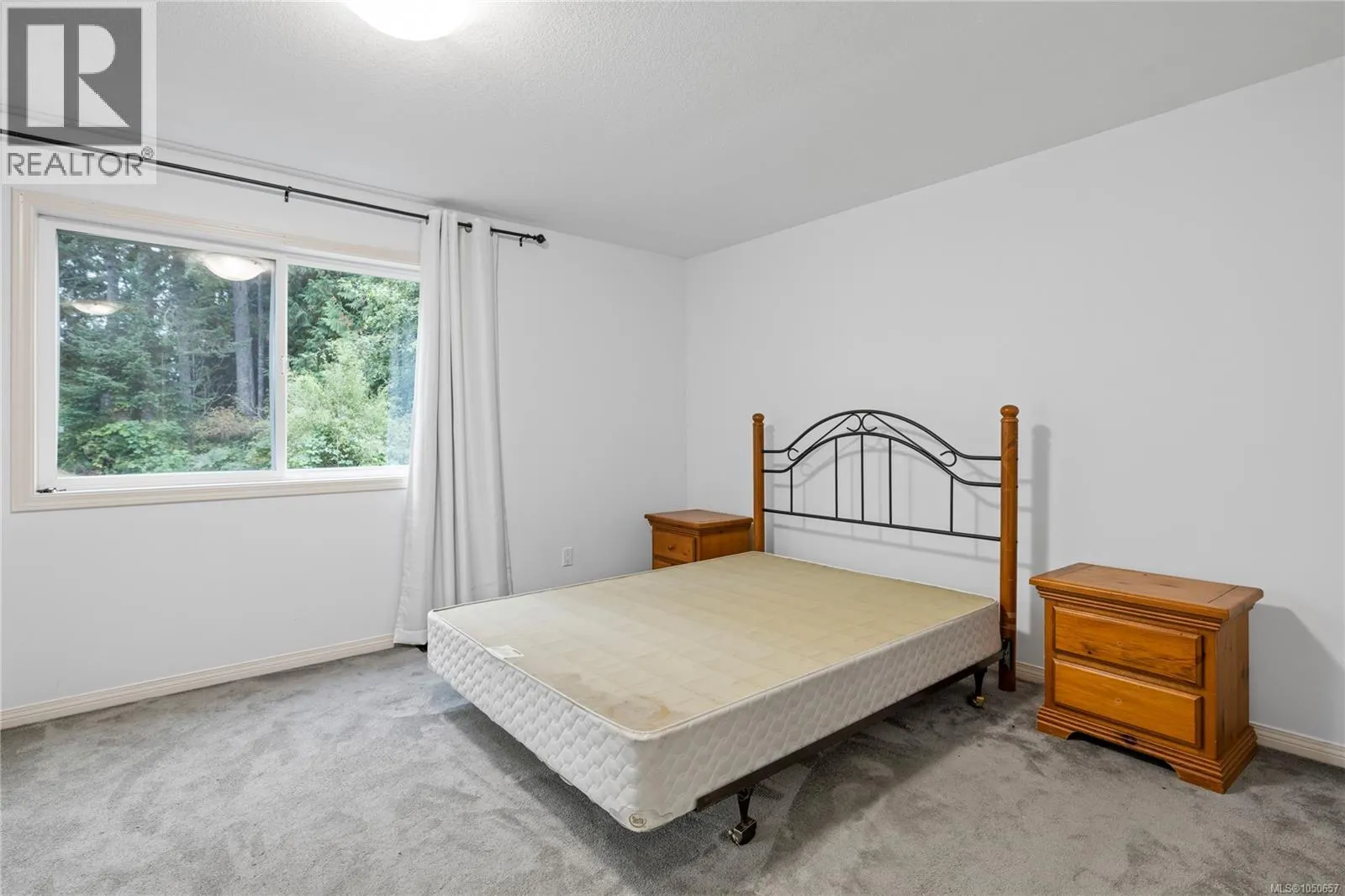 1730 Sangster Cres