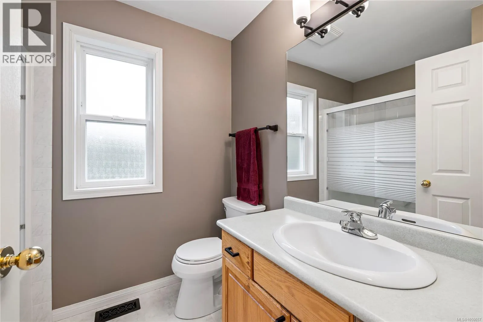 1730 Sangster Cres