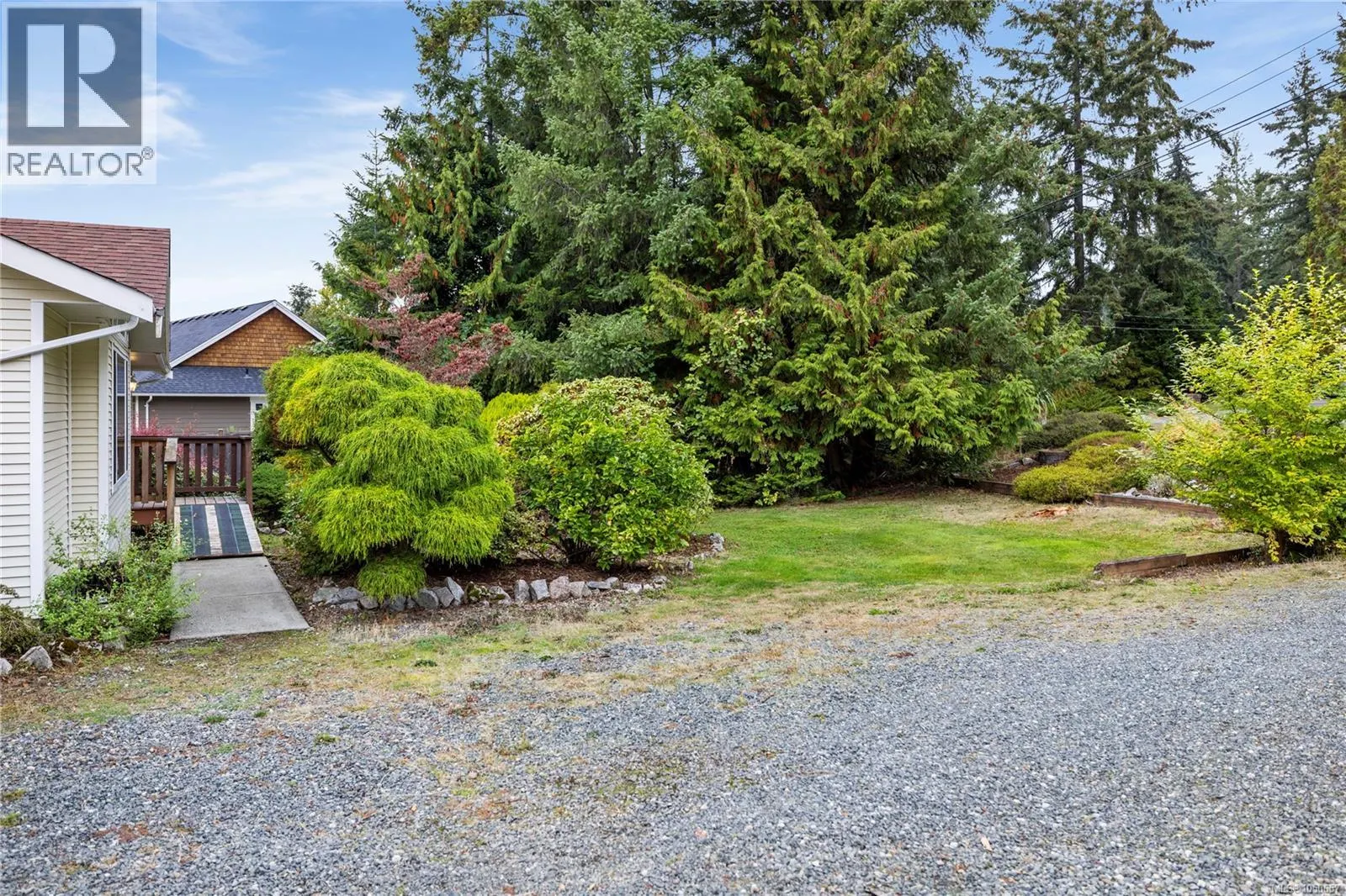 1730 Sangster Cres