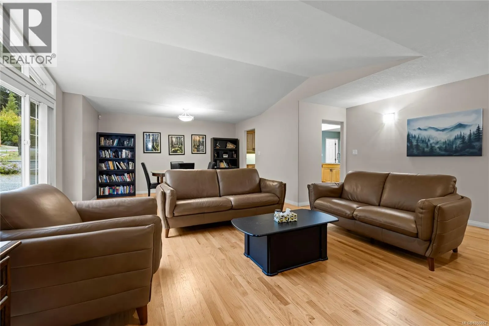 1730 Sangster Cres