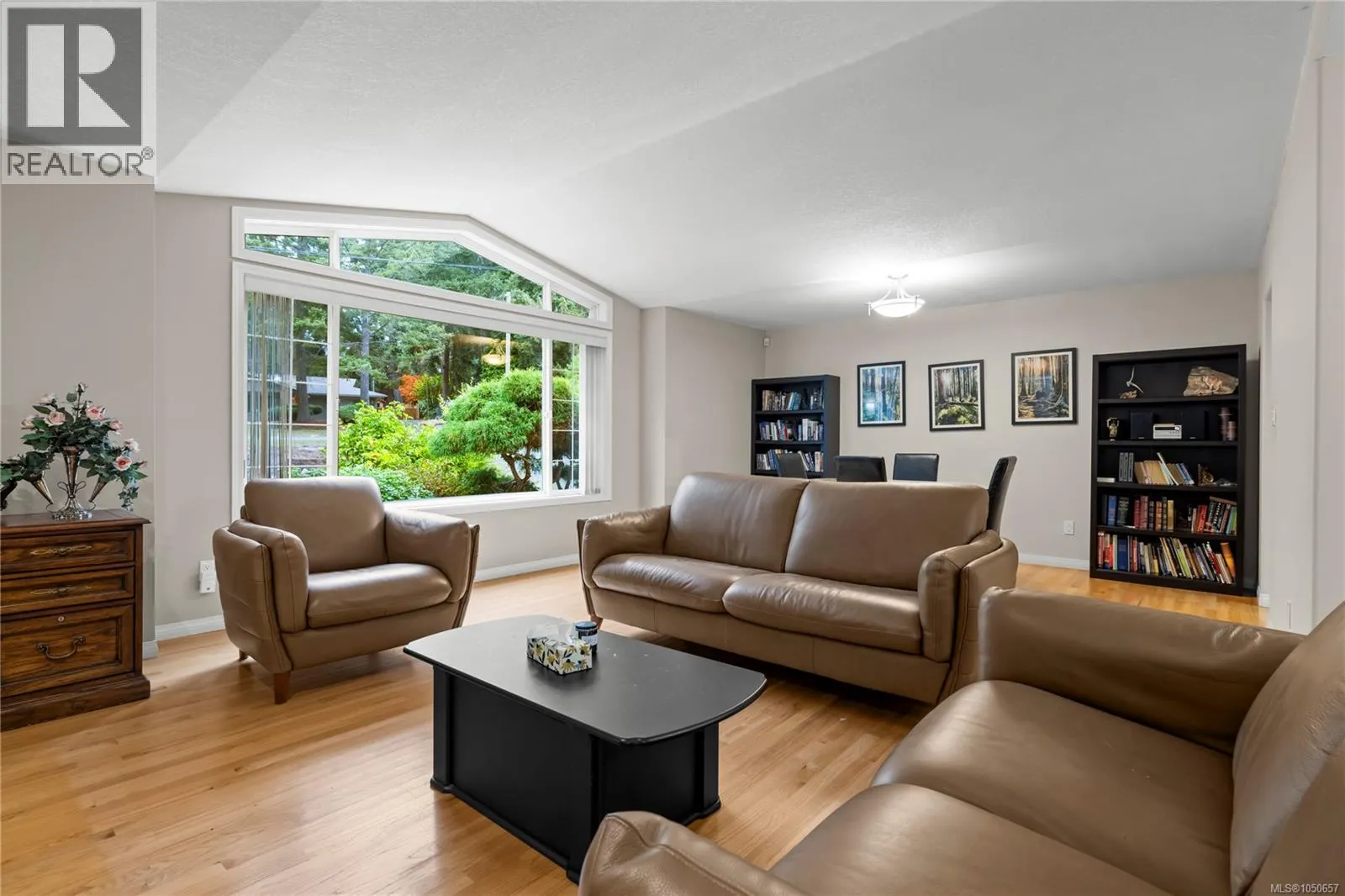 1730 Sangster Cres