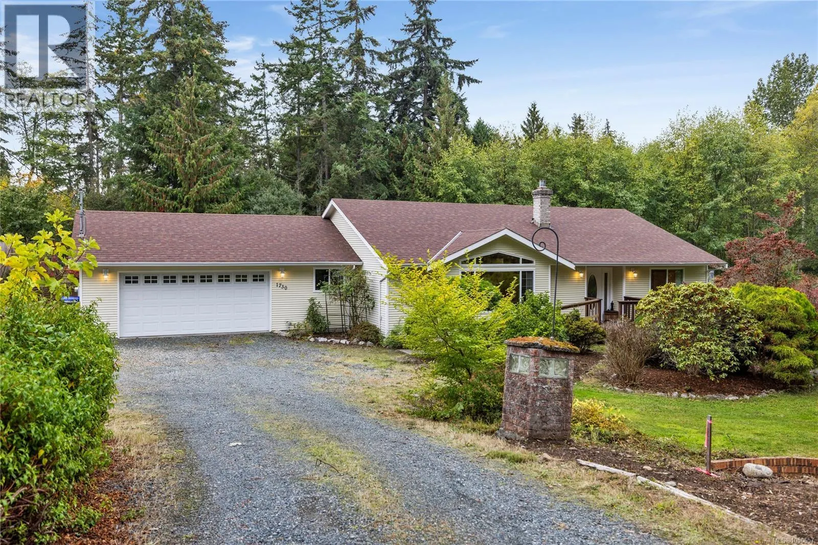 1730 Sangster Cres