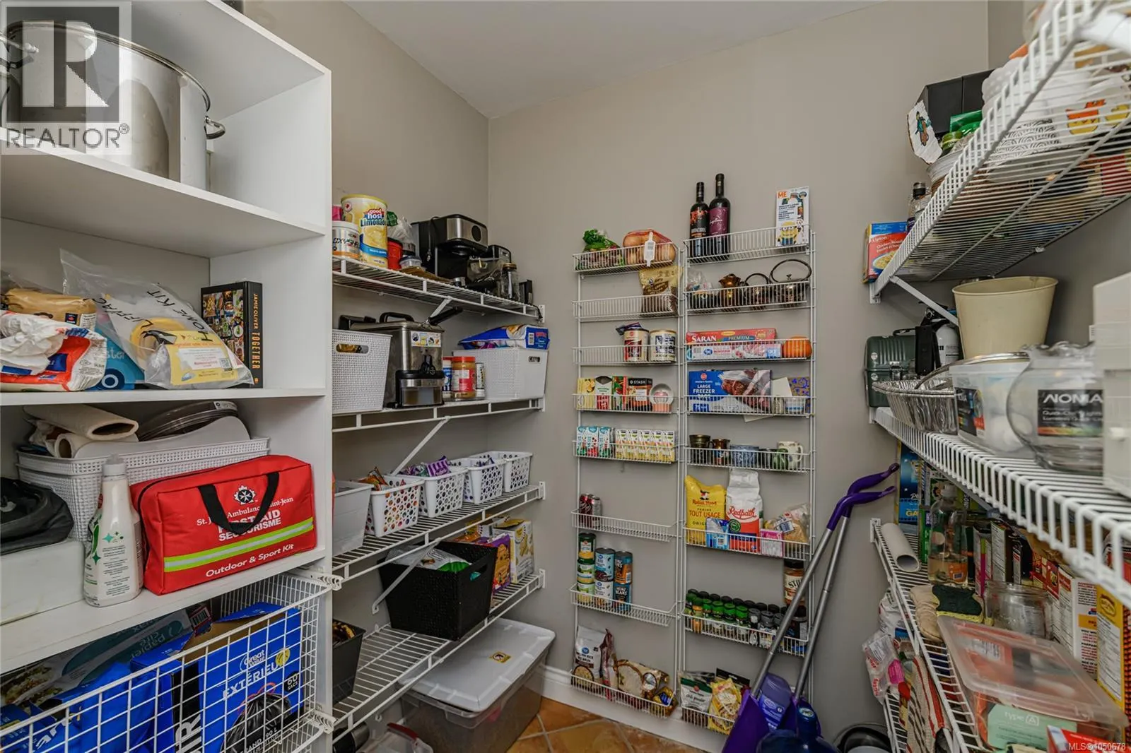 5000 Sooke Hanger Dr