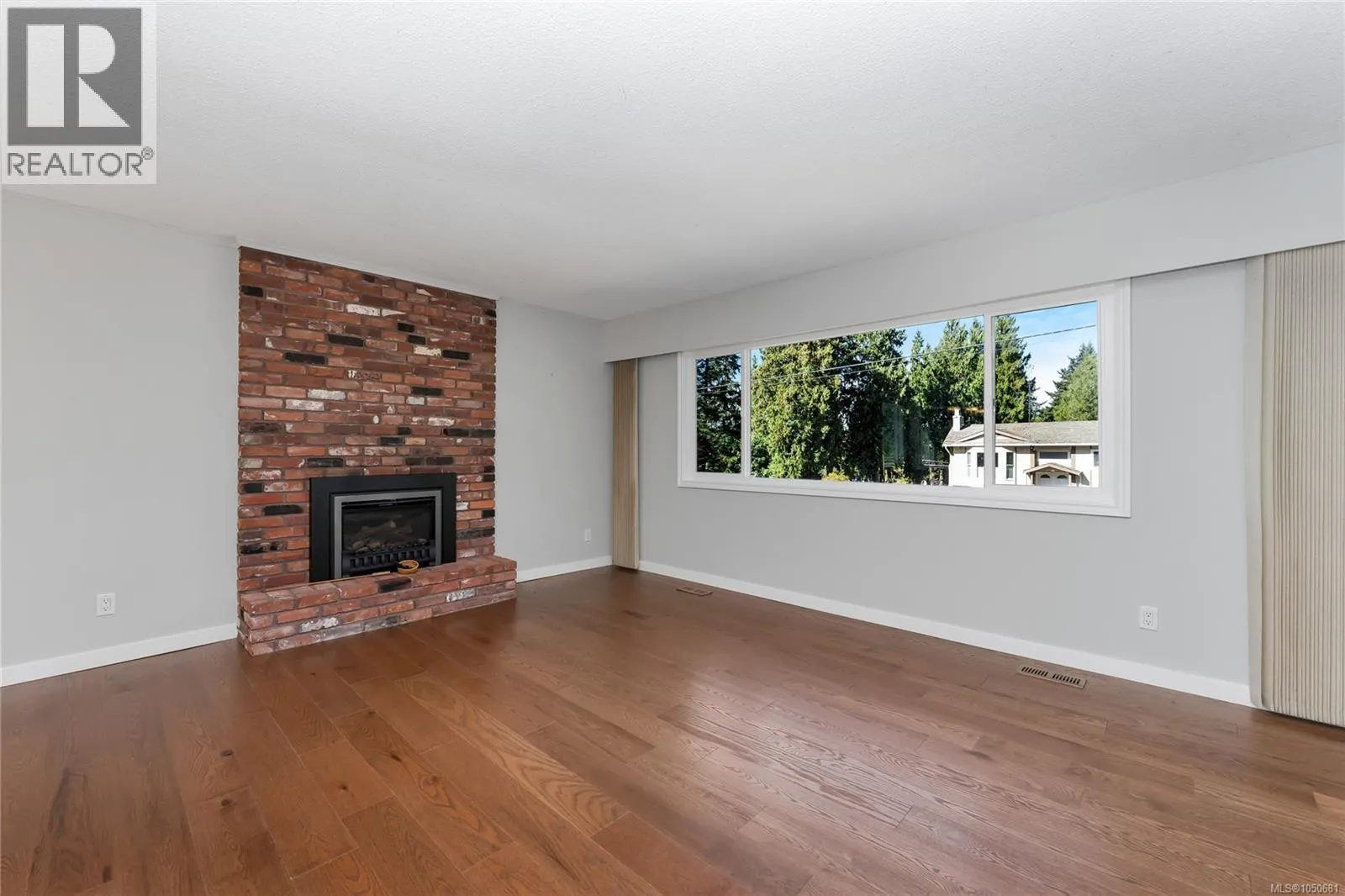 553 Acland Ave