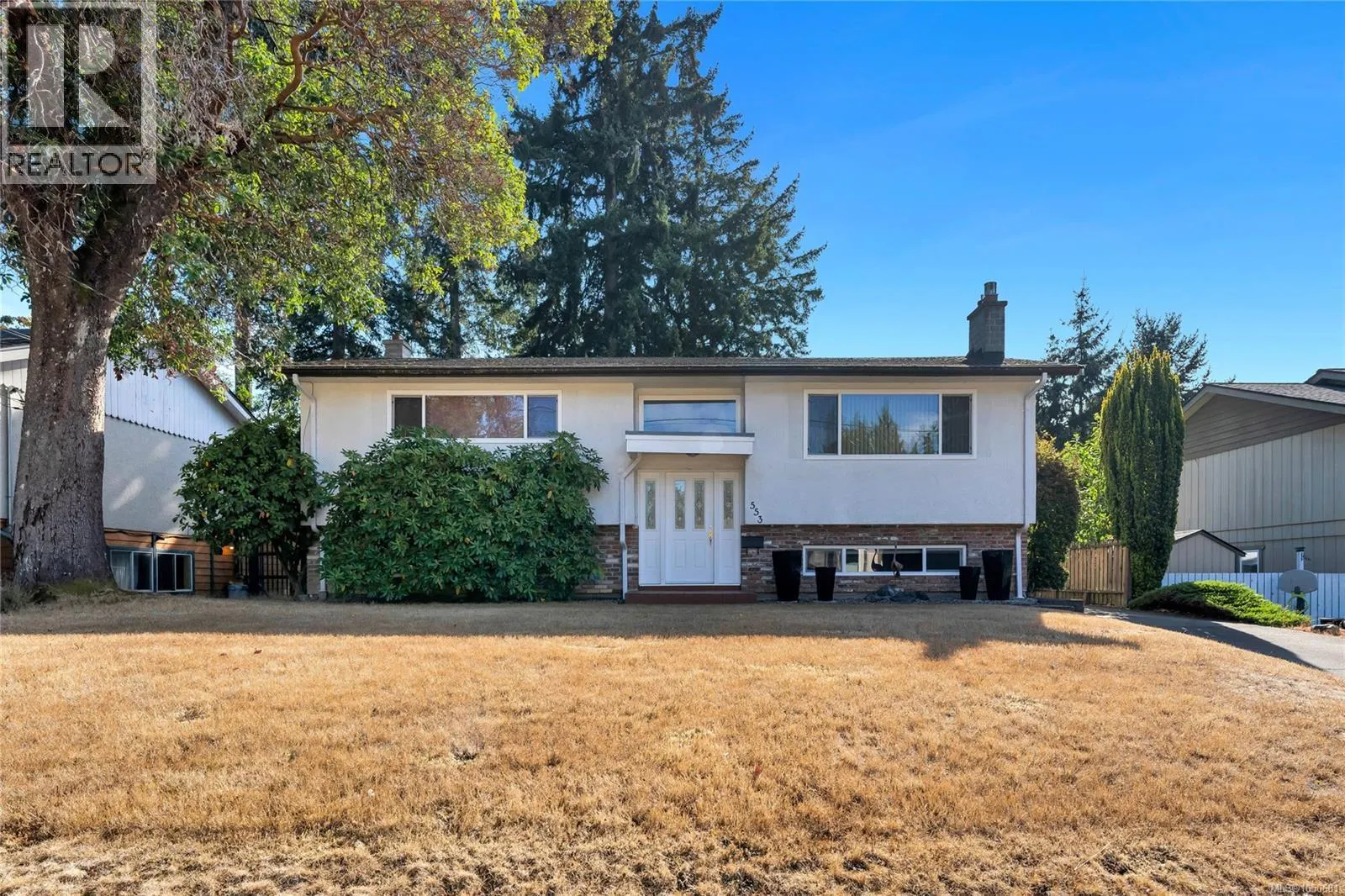 553 Acland Ave