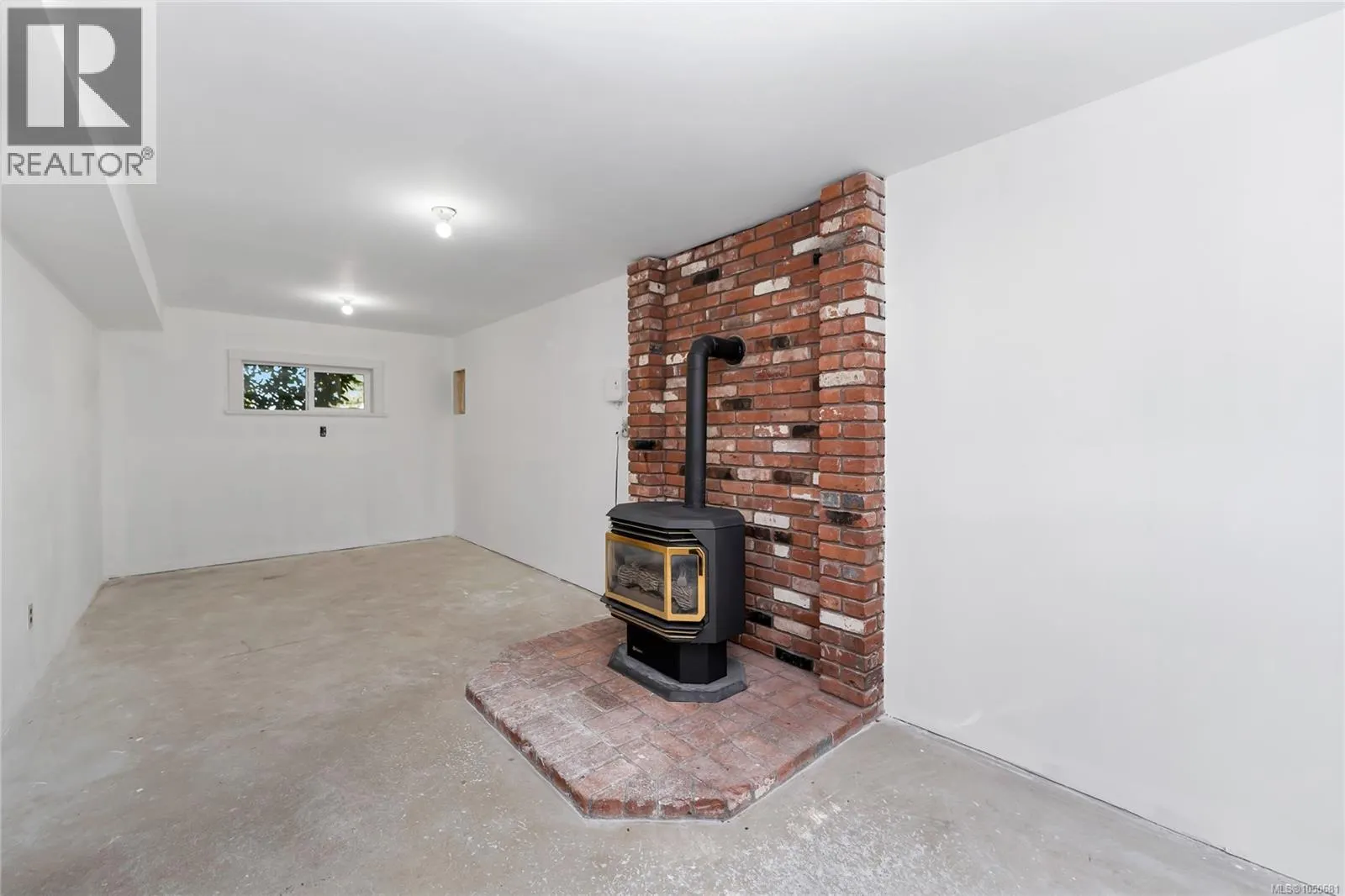 553 Acland Ave