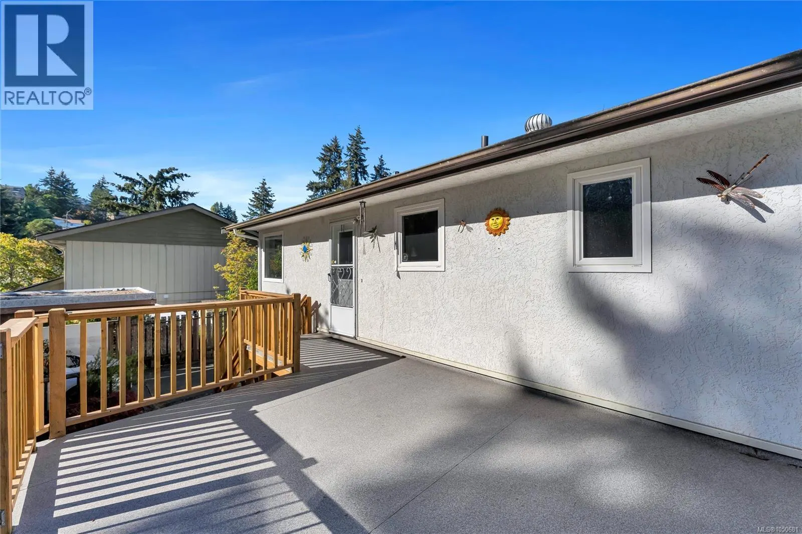 553 Acland Ave