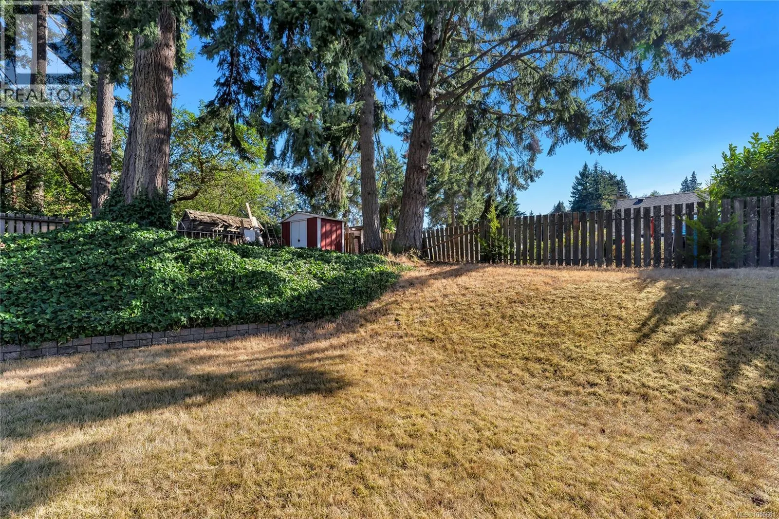 553 Acland Ave