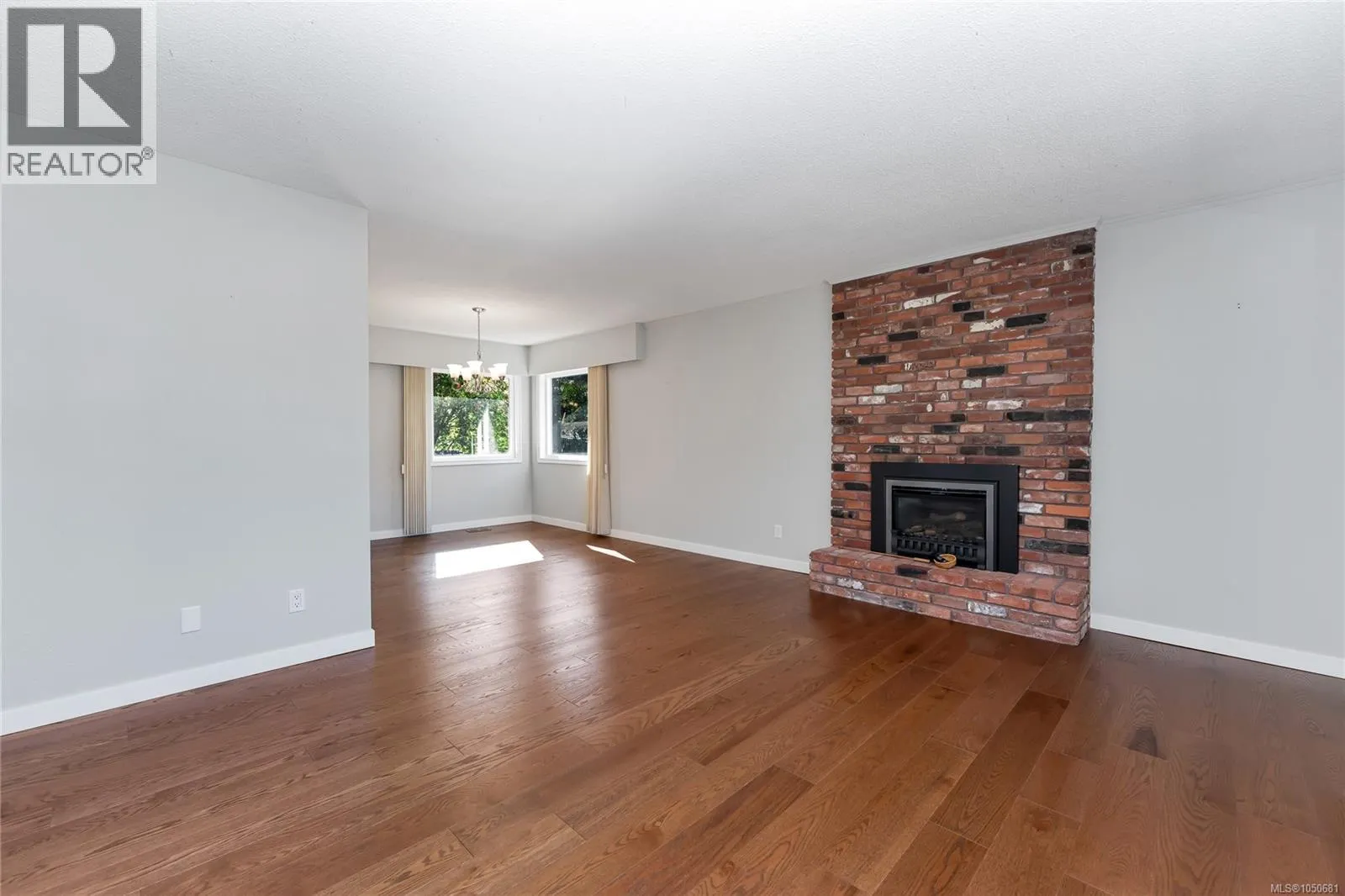 553 Acland Ave