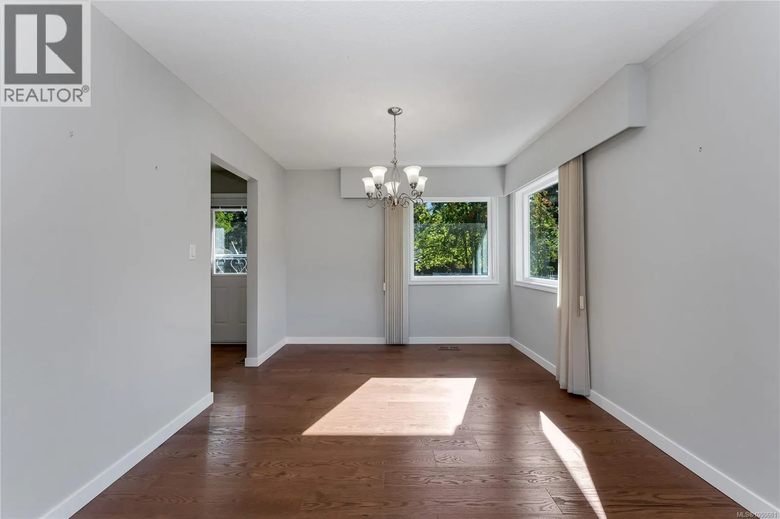 553 Acland Ave