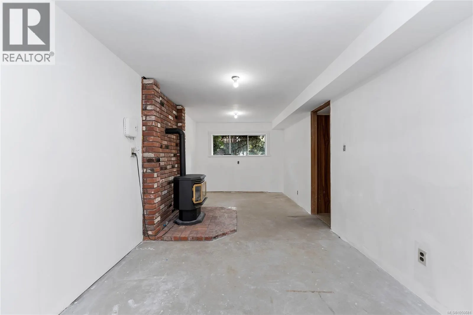 553 Acland Ave