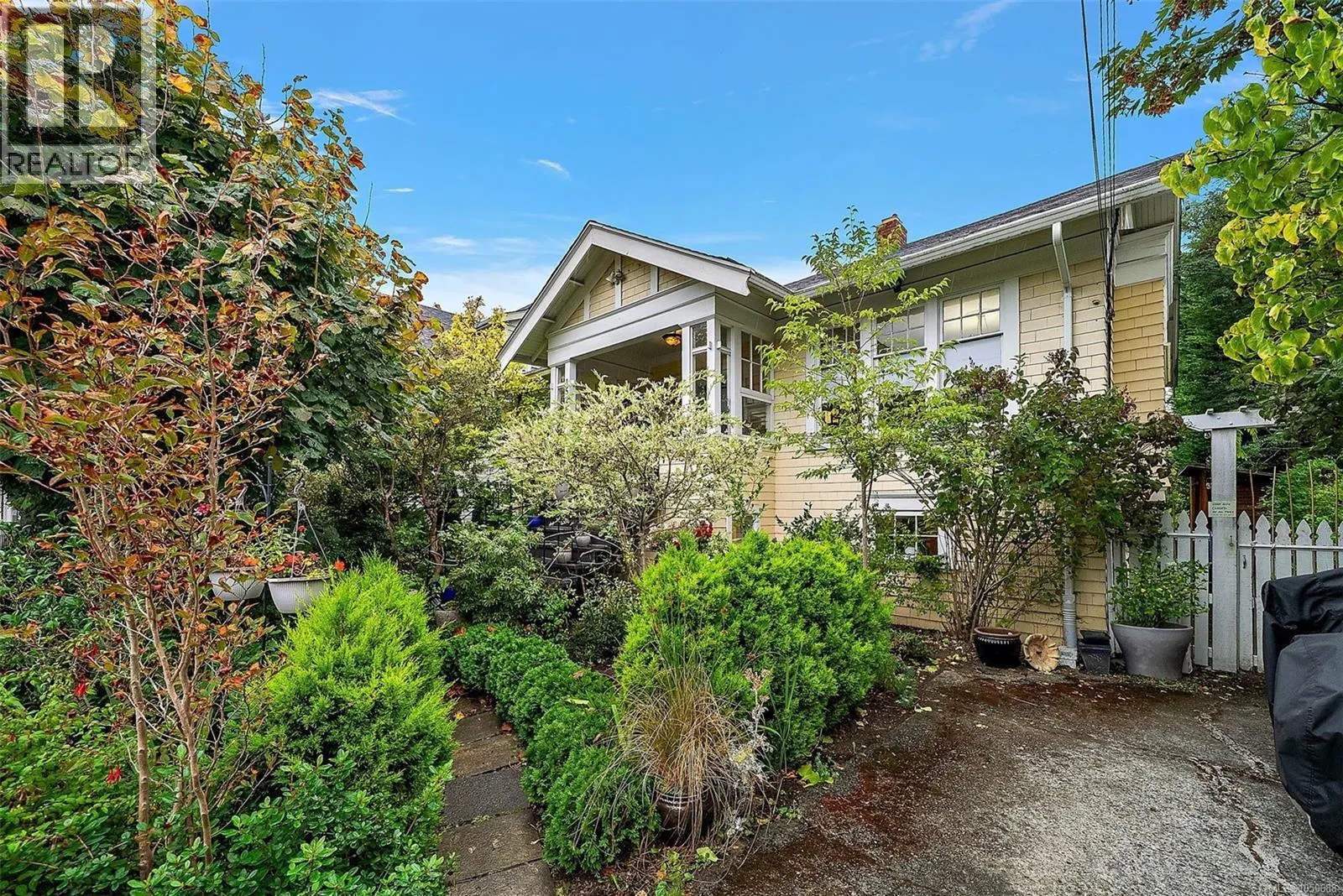1528 Foul Bay Rd