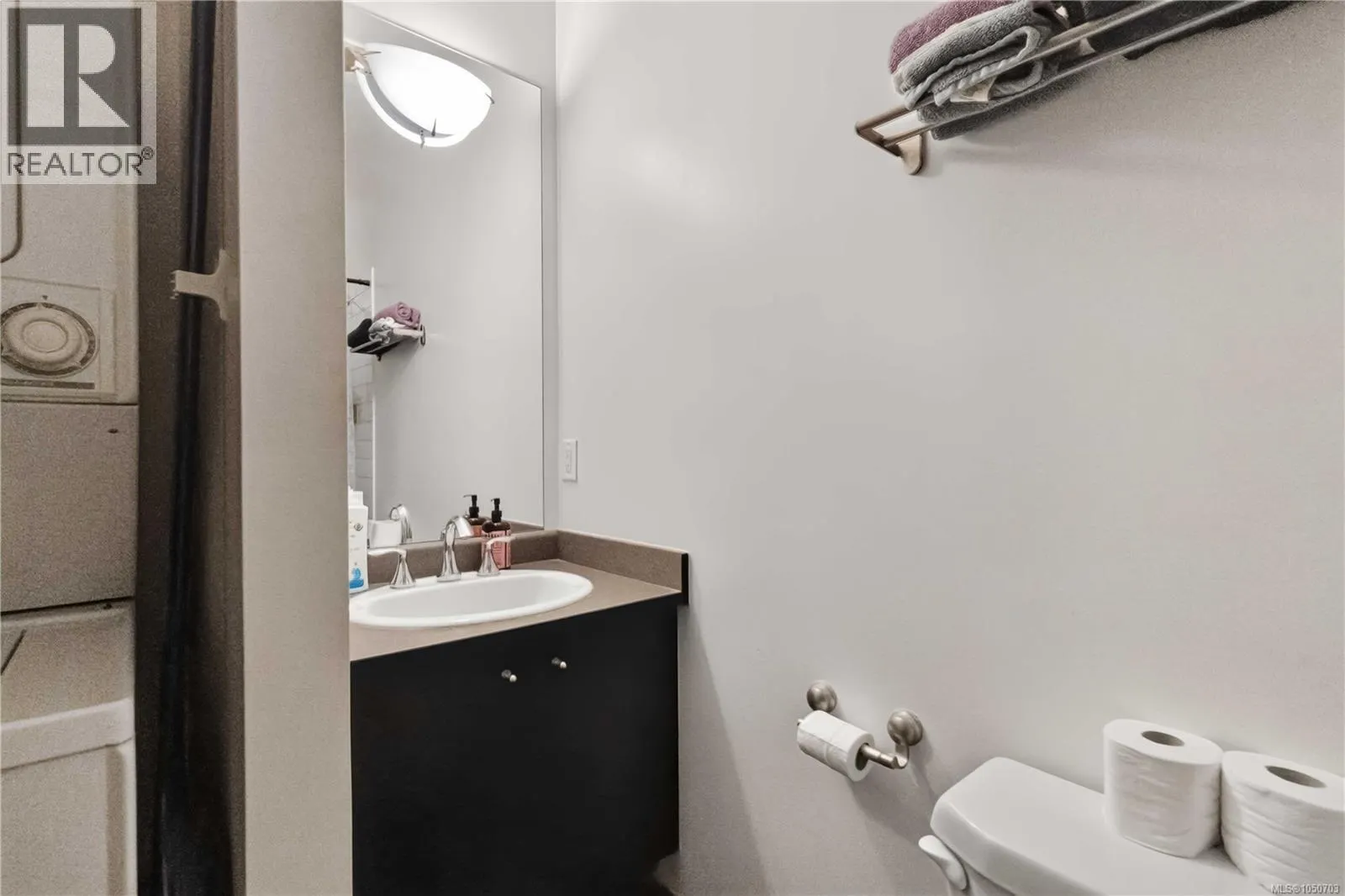 213 1061 Fort St