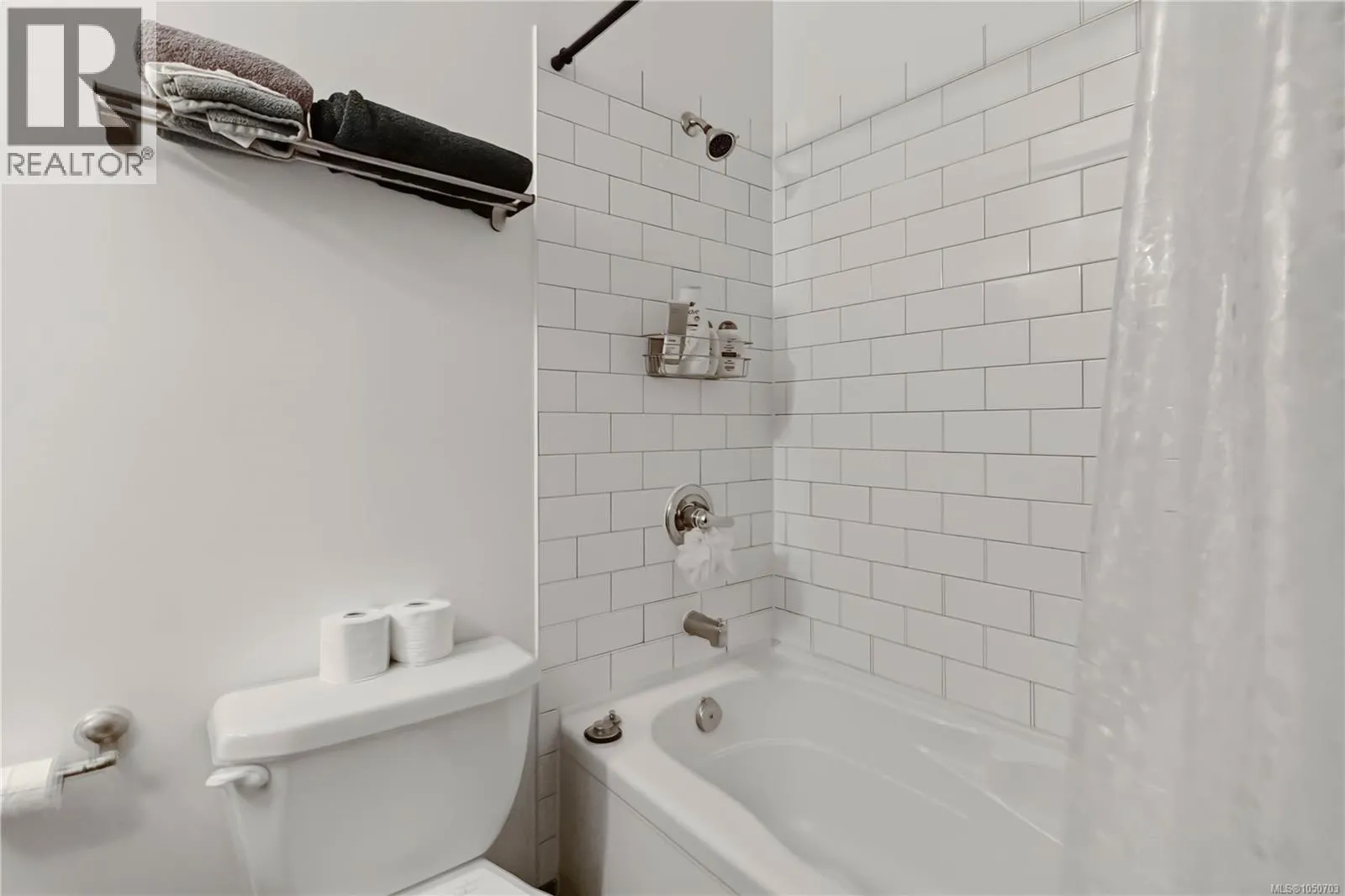 213 1061 Fort St