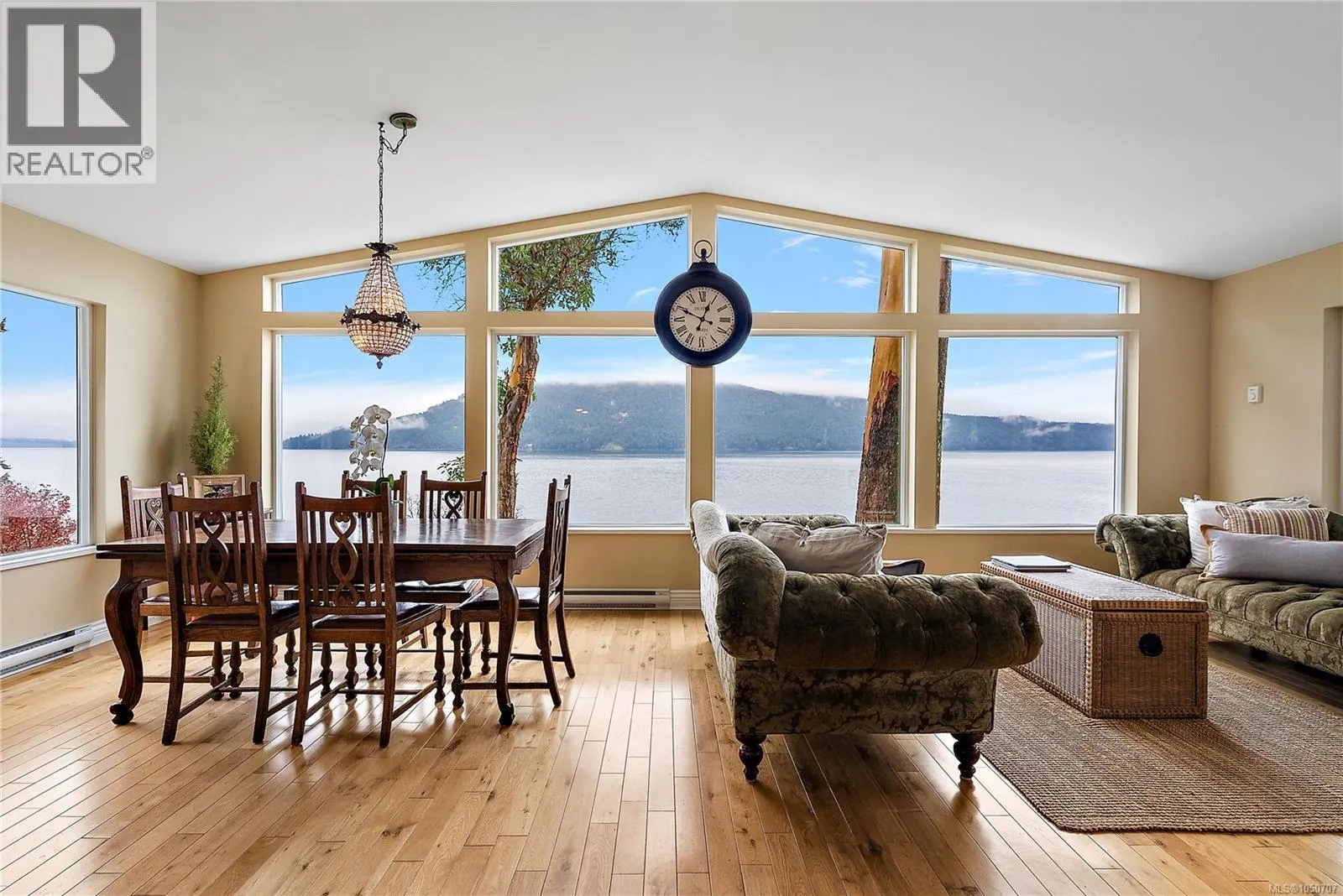 976 Lands End Rd
