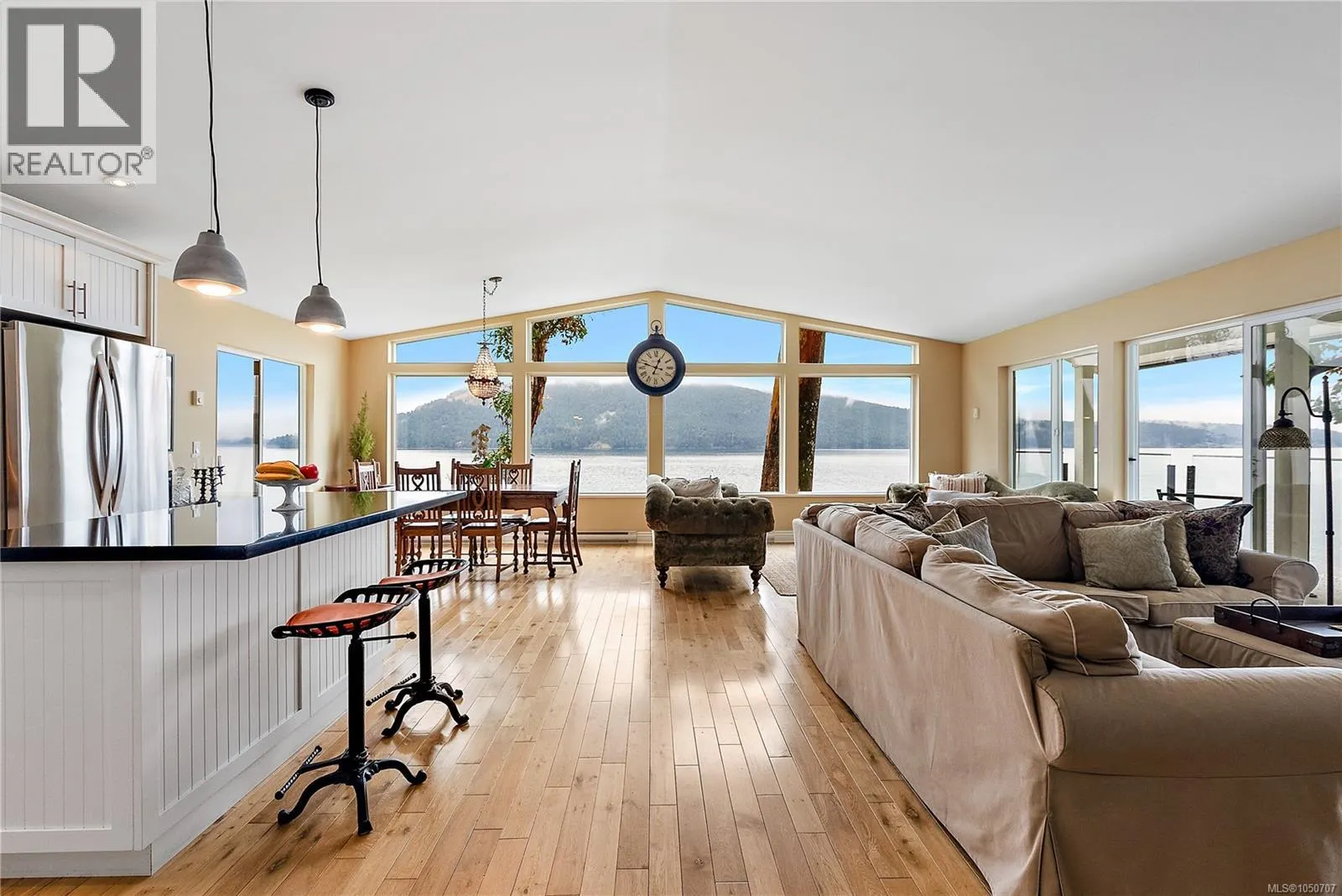 976 Lands End Rd