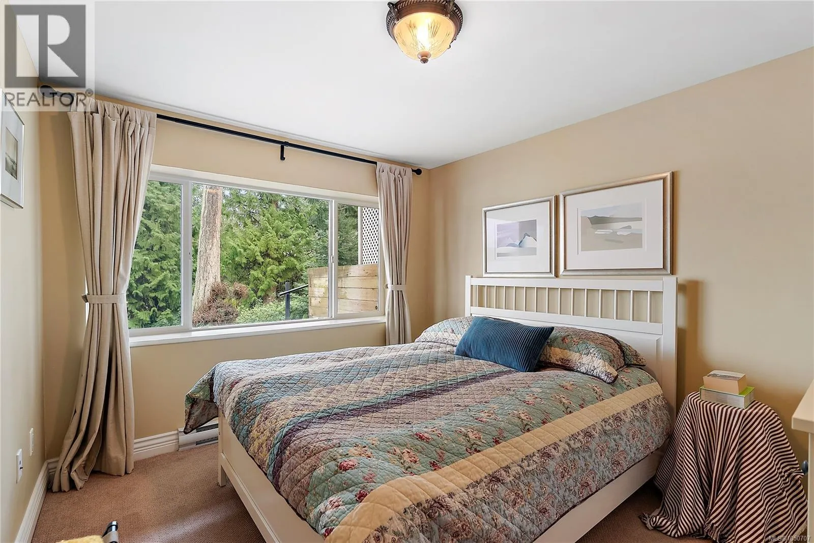 976 Lands End Rd