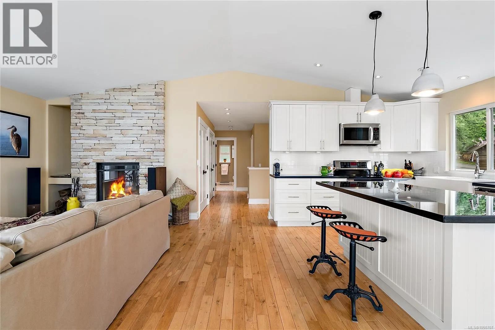 976 Lands End Rd