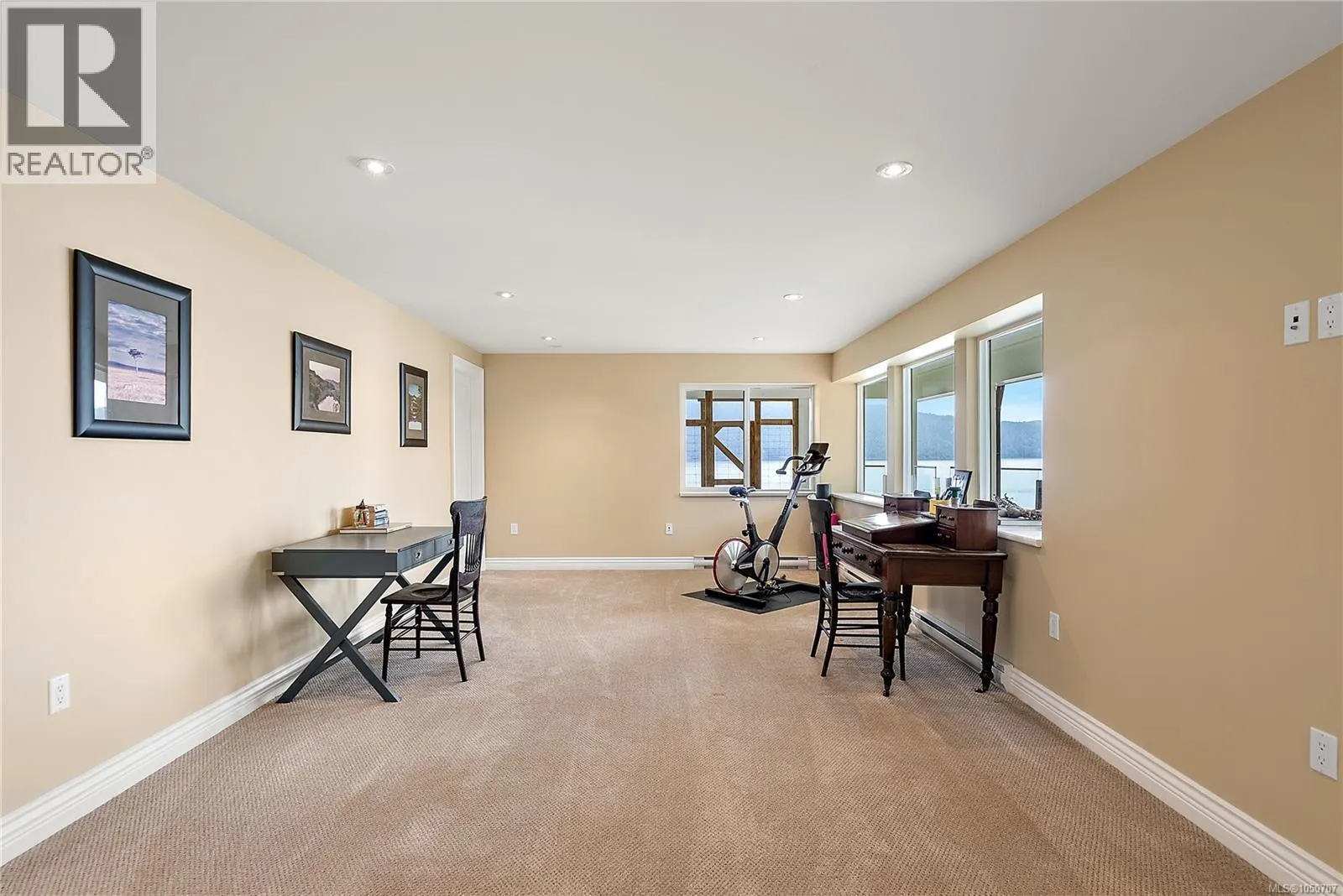 976 Lands End Rd