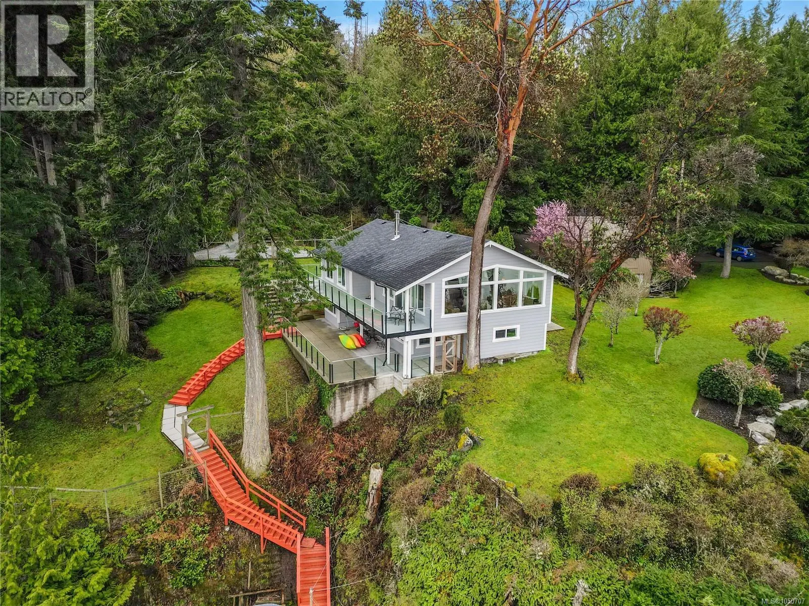 976 Lands End Rd
