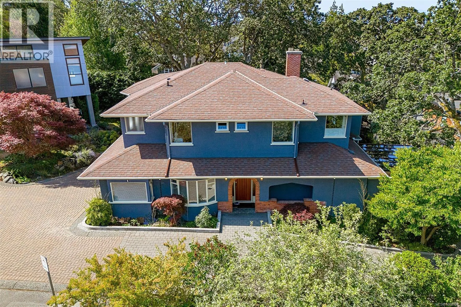 1 Briar Pl