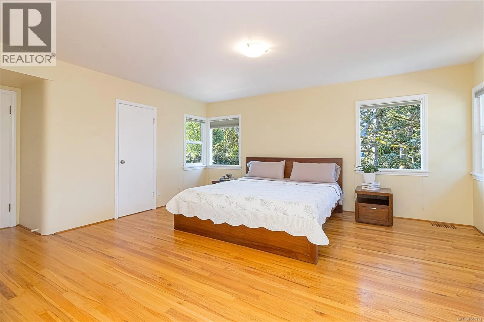 1 Briar Pl